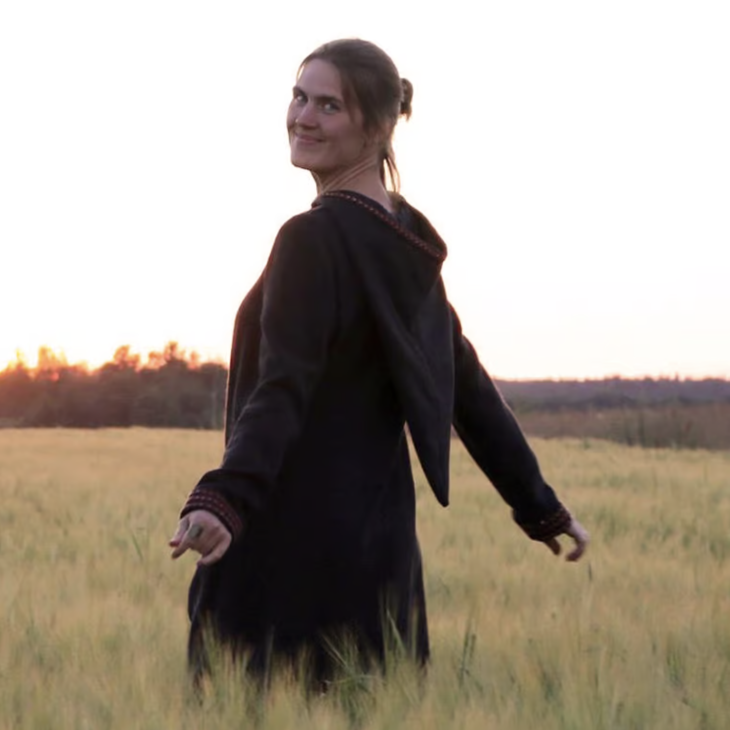 Mid-length woolen dress with long sleeves
