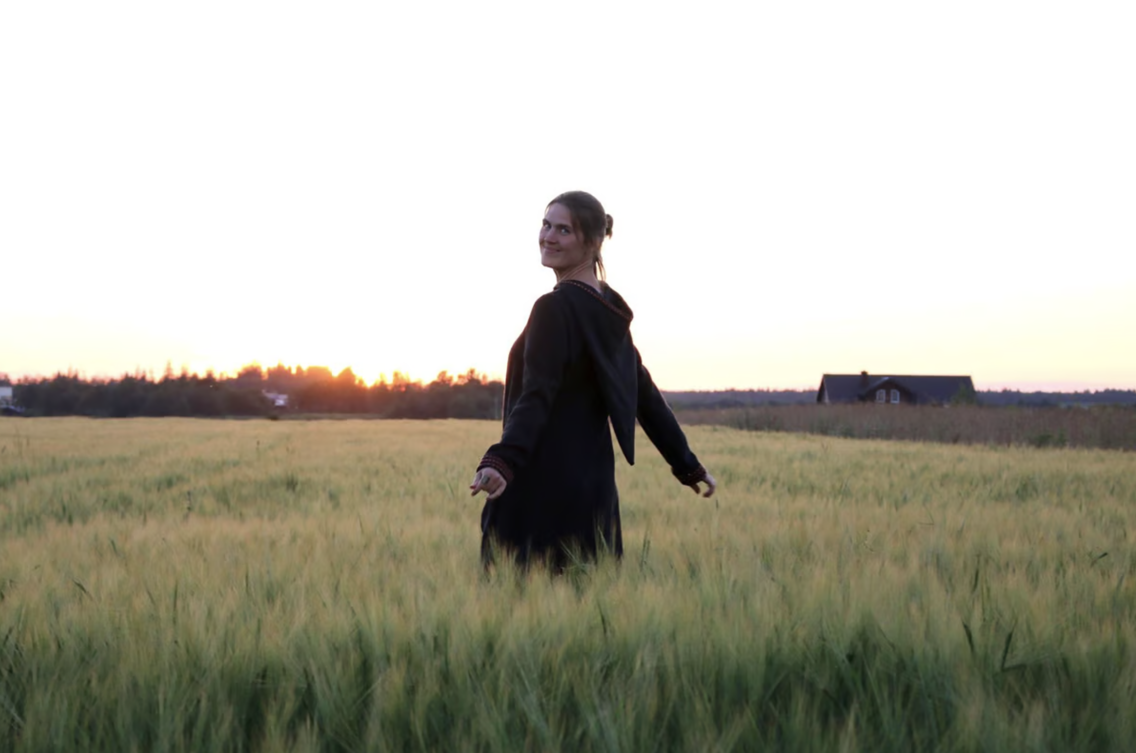 Mid-length woolen dress with long sleeves