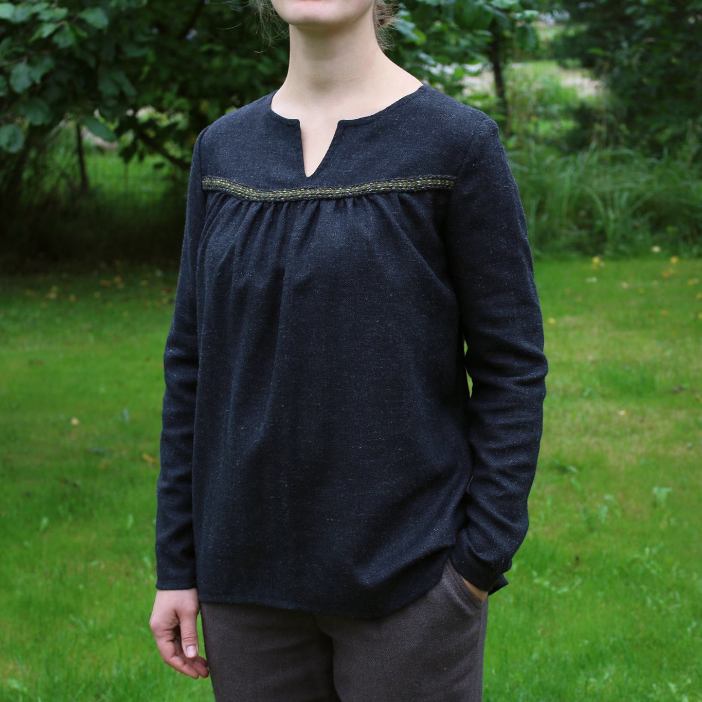 Thin woolen shirt