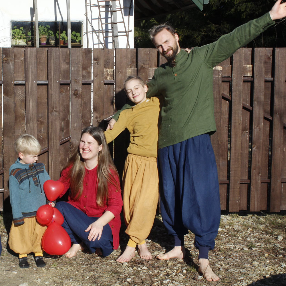 Baggy Trousers Made of Linen
