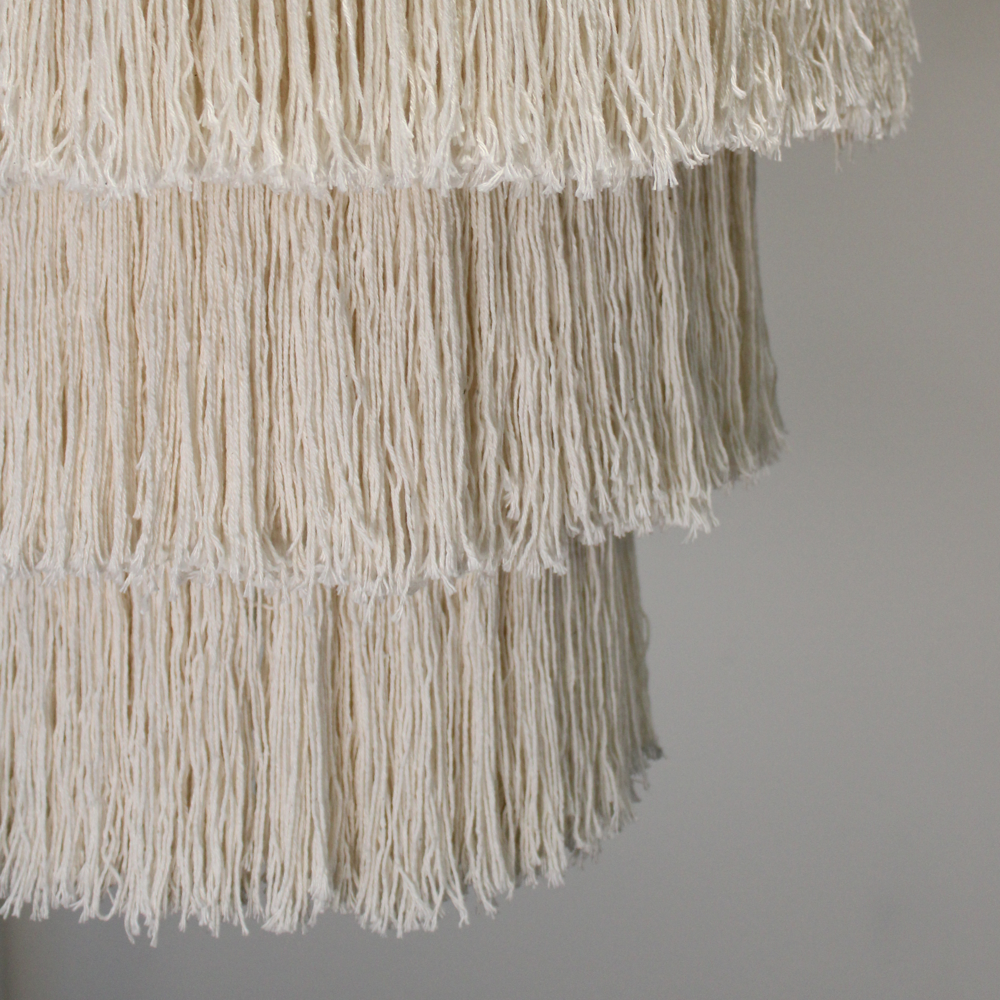 Lustre cascade en macramé - blanc
