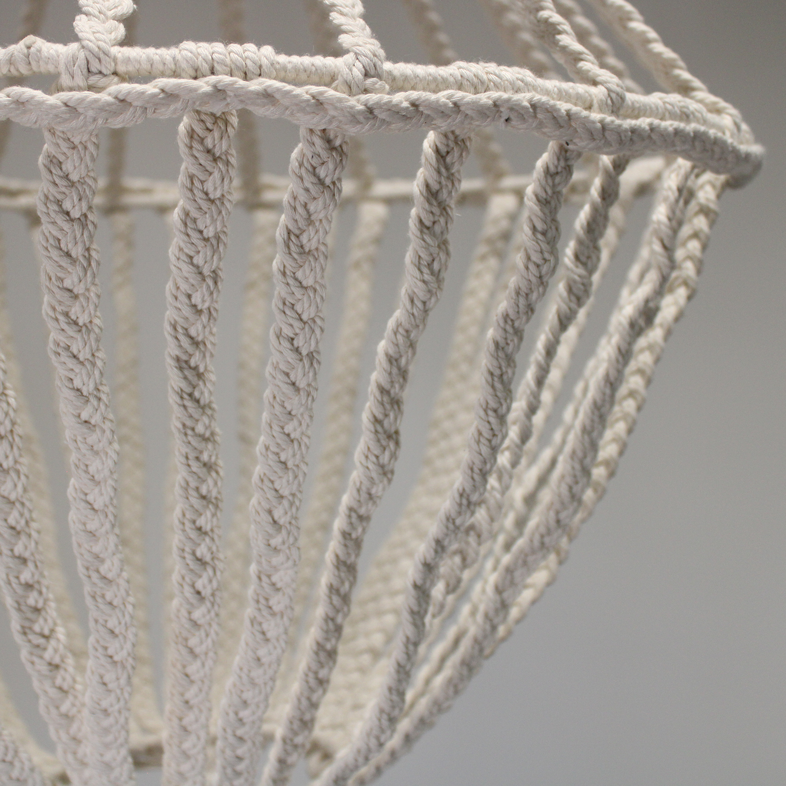 Lustre diamant de macramé 