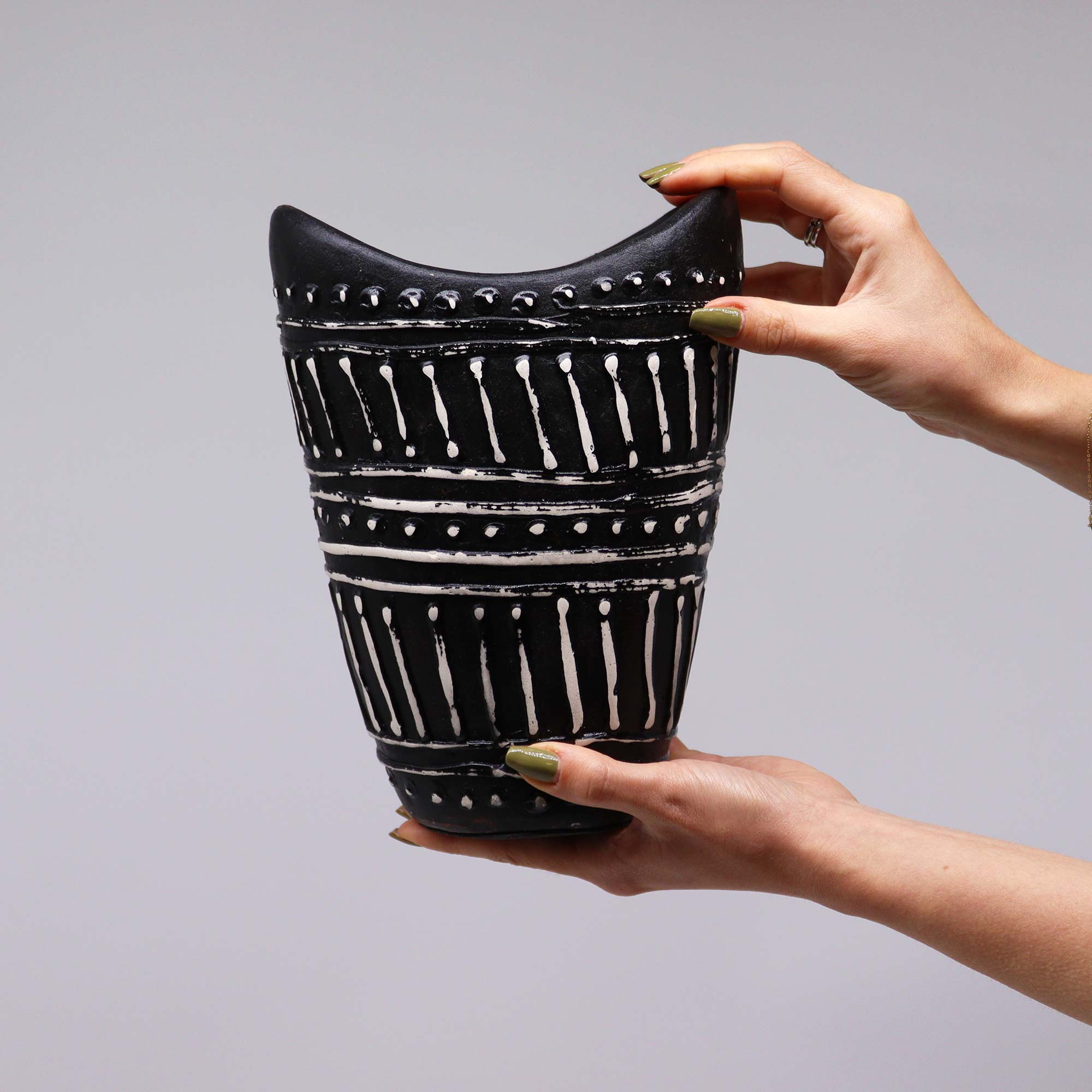  Vase ARMOR - Terre cuite couleur chocolat