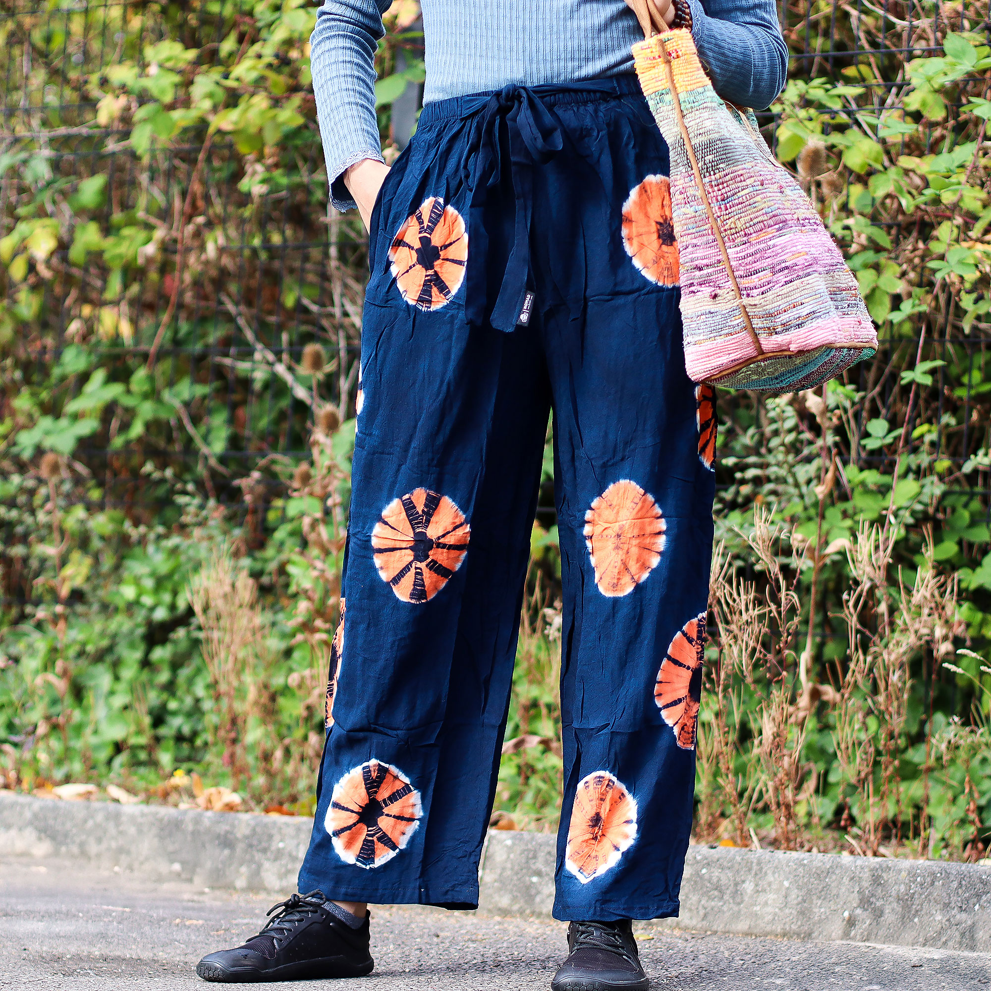 Pantalon de détente style japonais bleu marine et orange