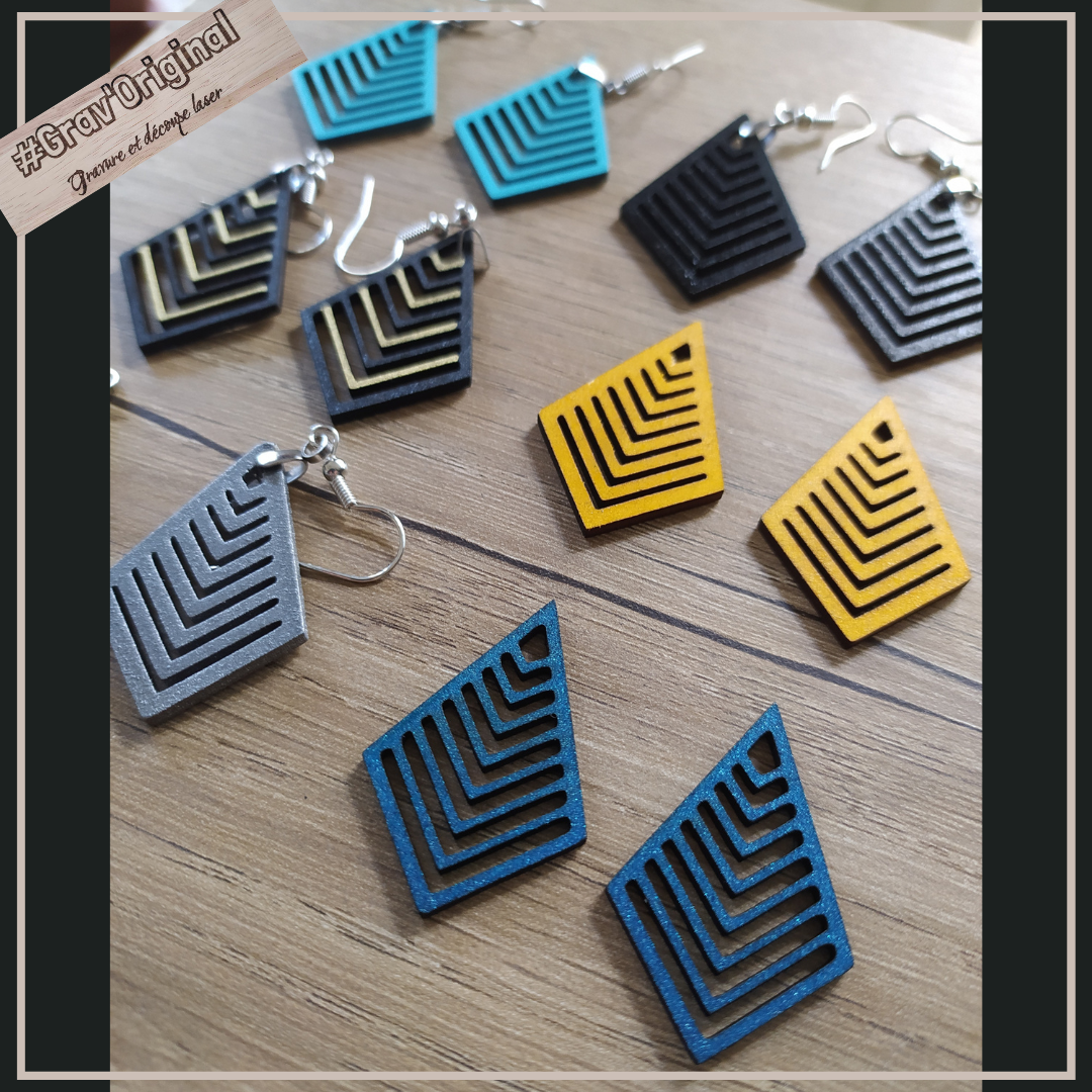 Boucle d'oreille en bois #11