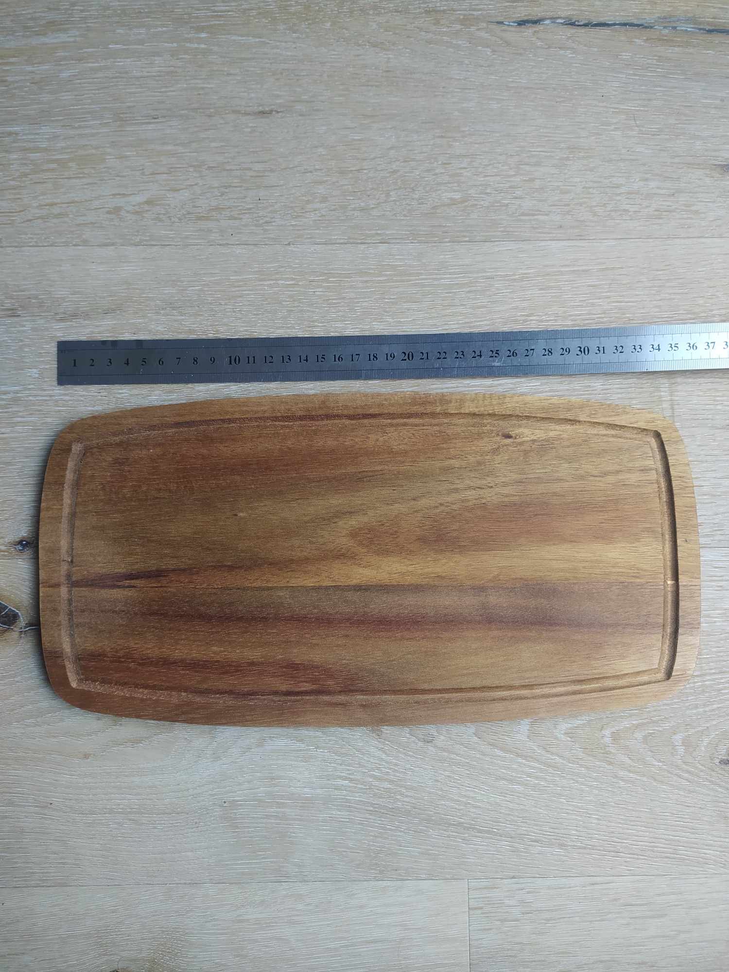 Planche de service en bois d'acacia