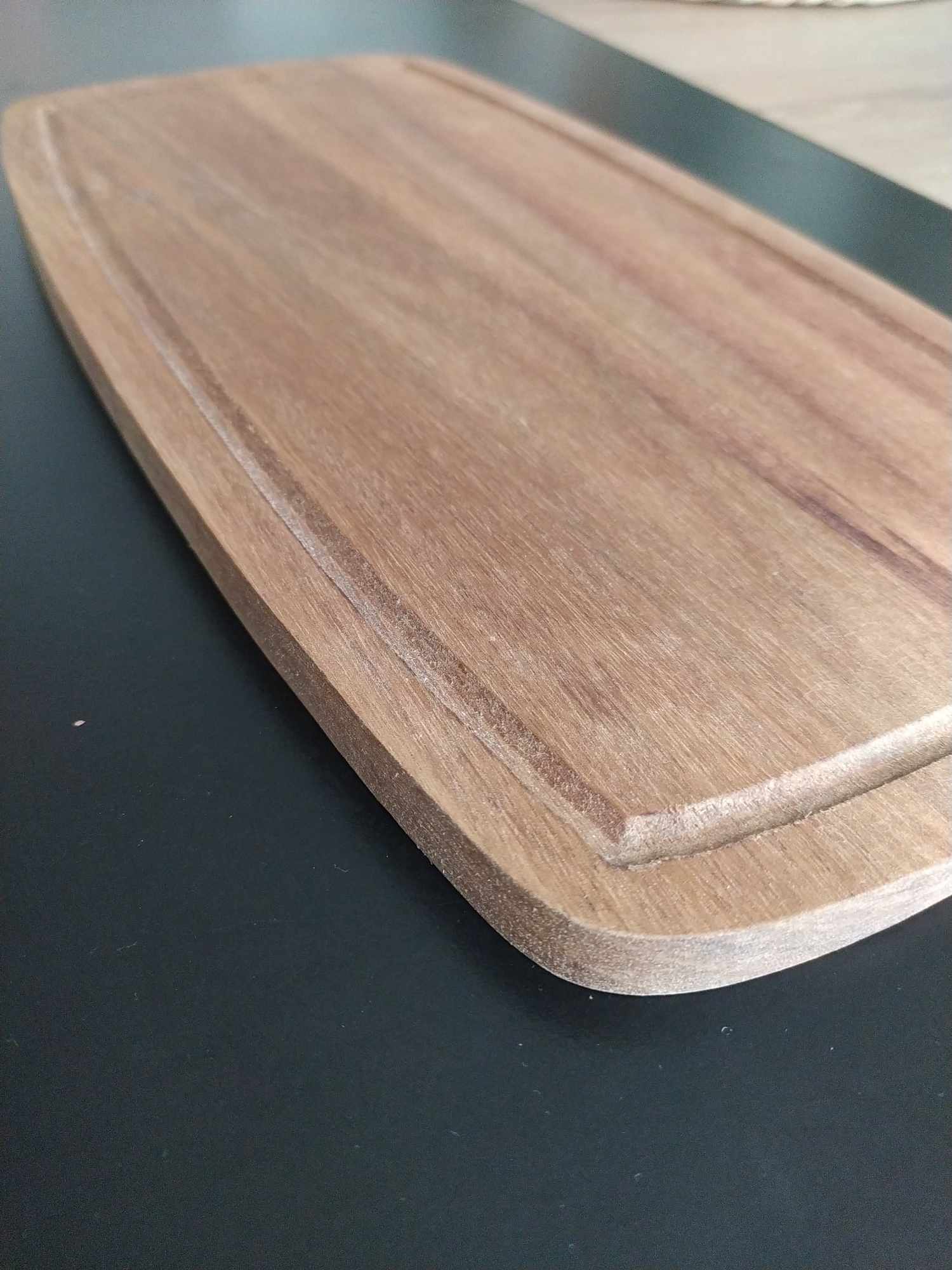 Planche de service en bois d'acacia