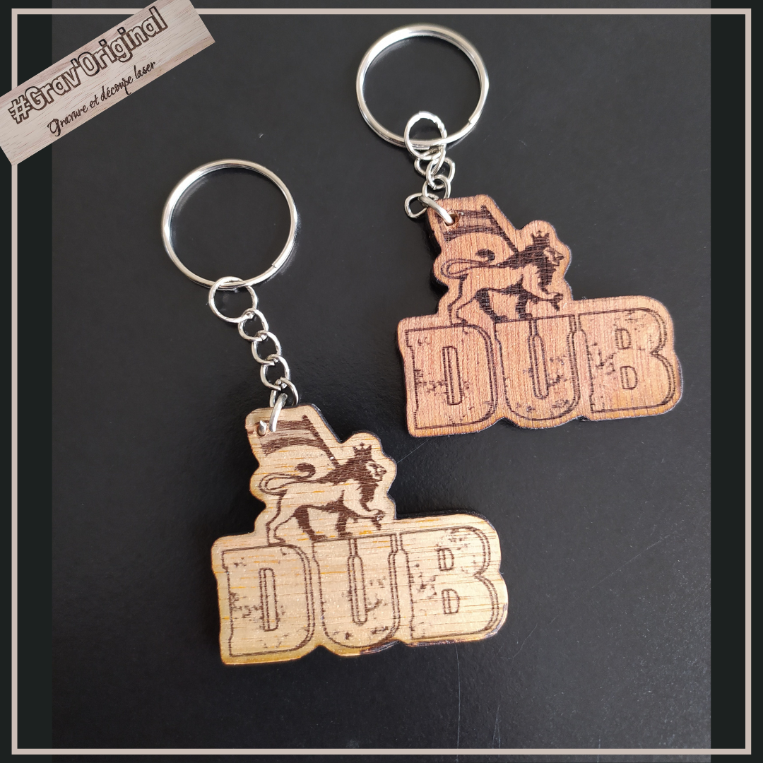 Porte clés en bois "DUB"