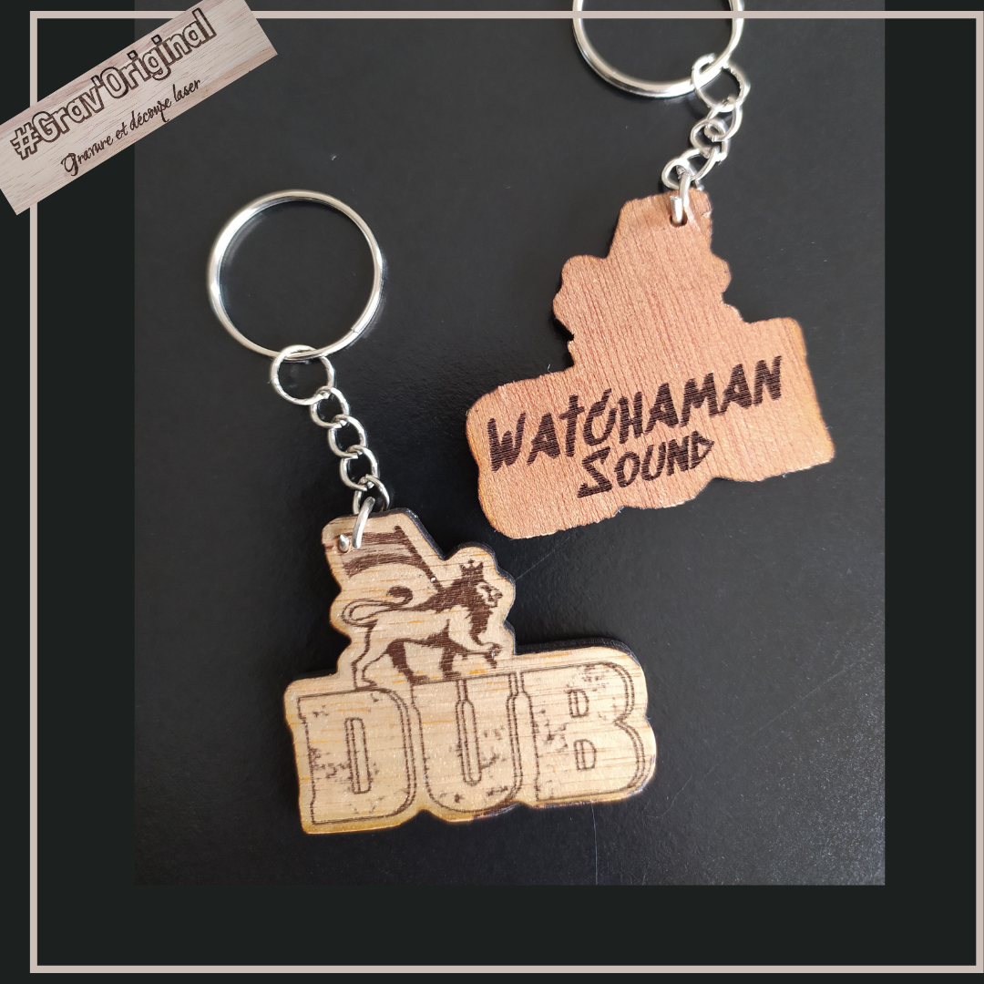 Porte clés en bois "DUB"