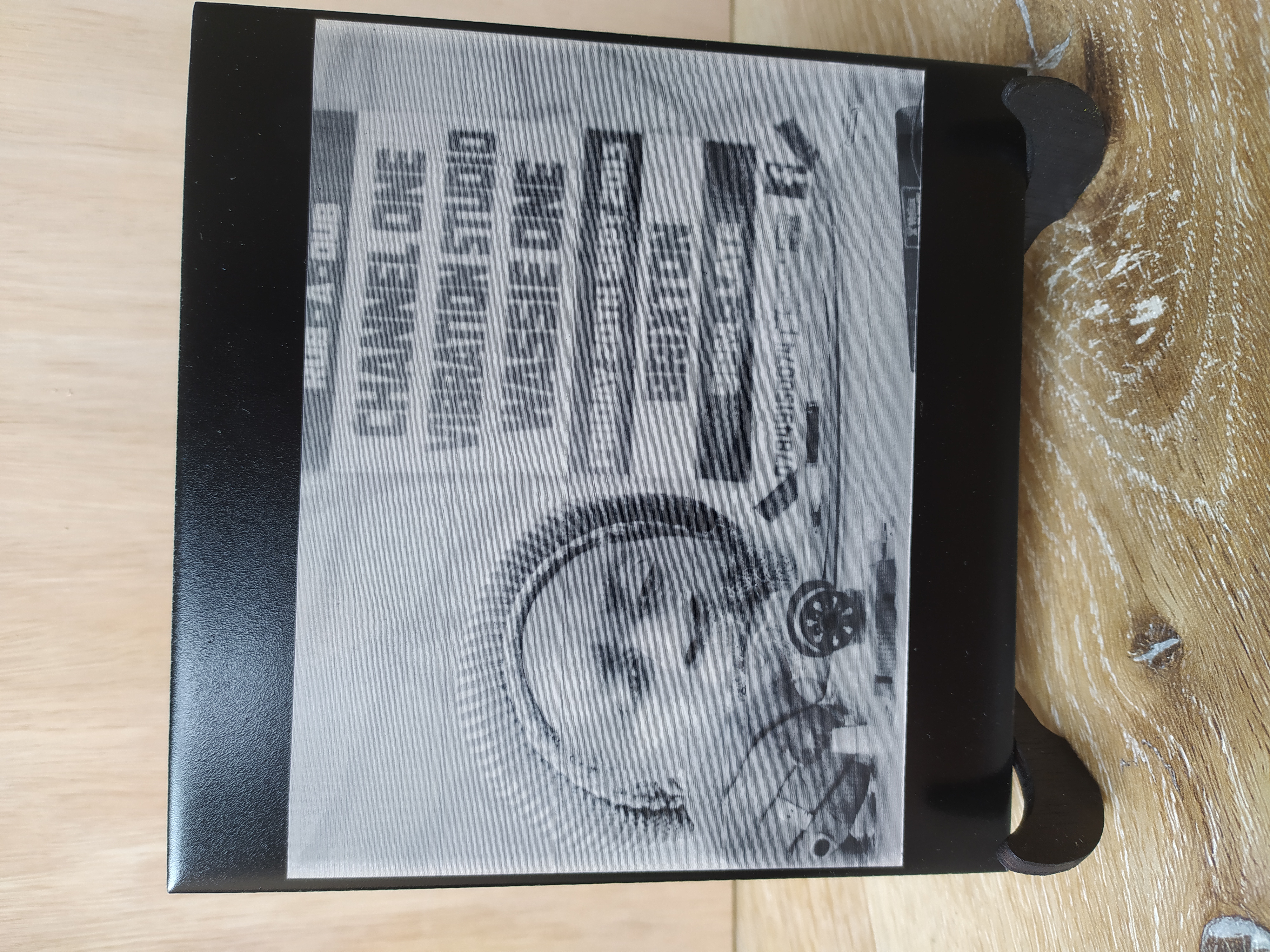 Channel One sound system - photo gravée sur carrelage 15*15cm (avec support)