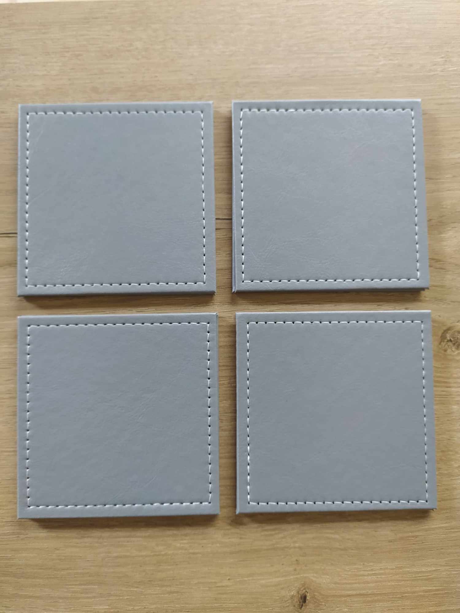 dessous de verre en cuir ou liège à graver