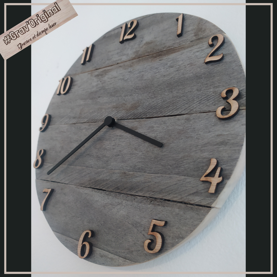 Horloge en bois de palette