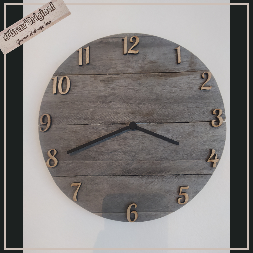 Horloge en bois de palette