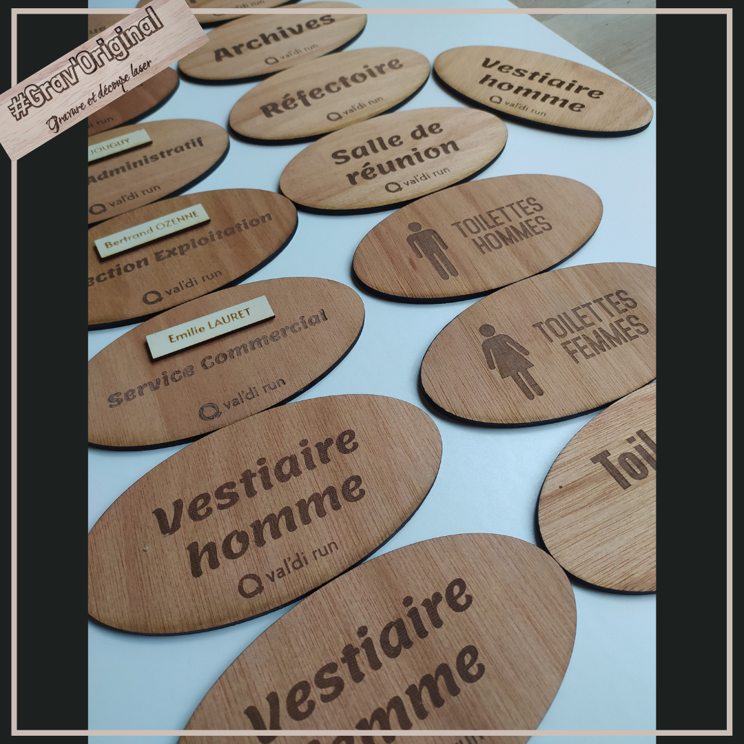 Plaque de porte en bois à personnaliser