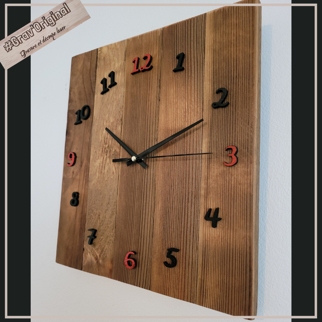 Horloge en bois - modèle unique