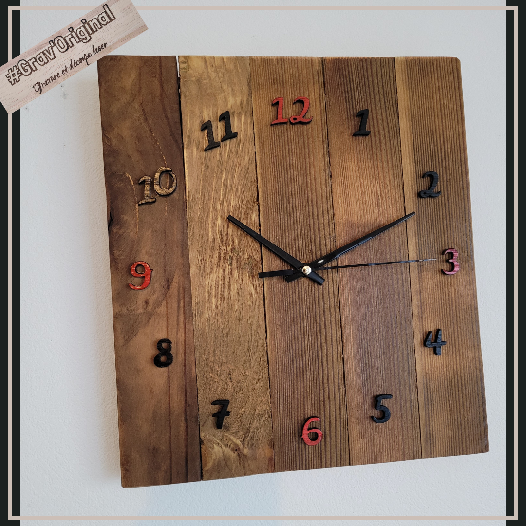 Horloge en bois - modèle unique