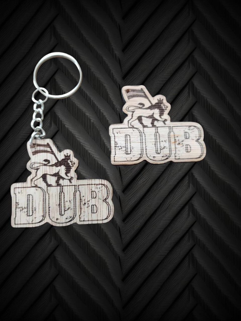 Porte clés en bois "DUB"