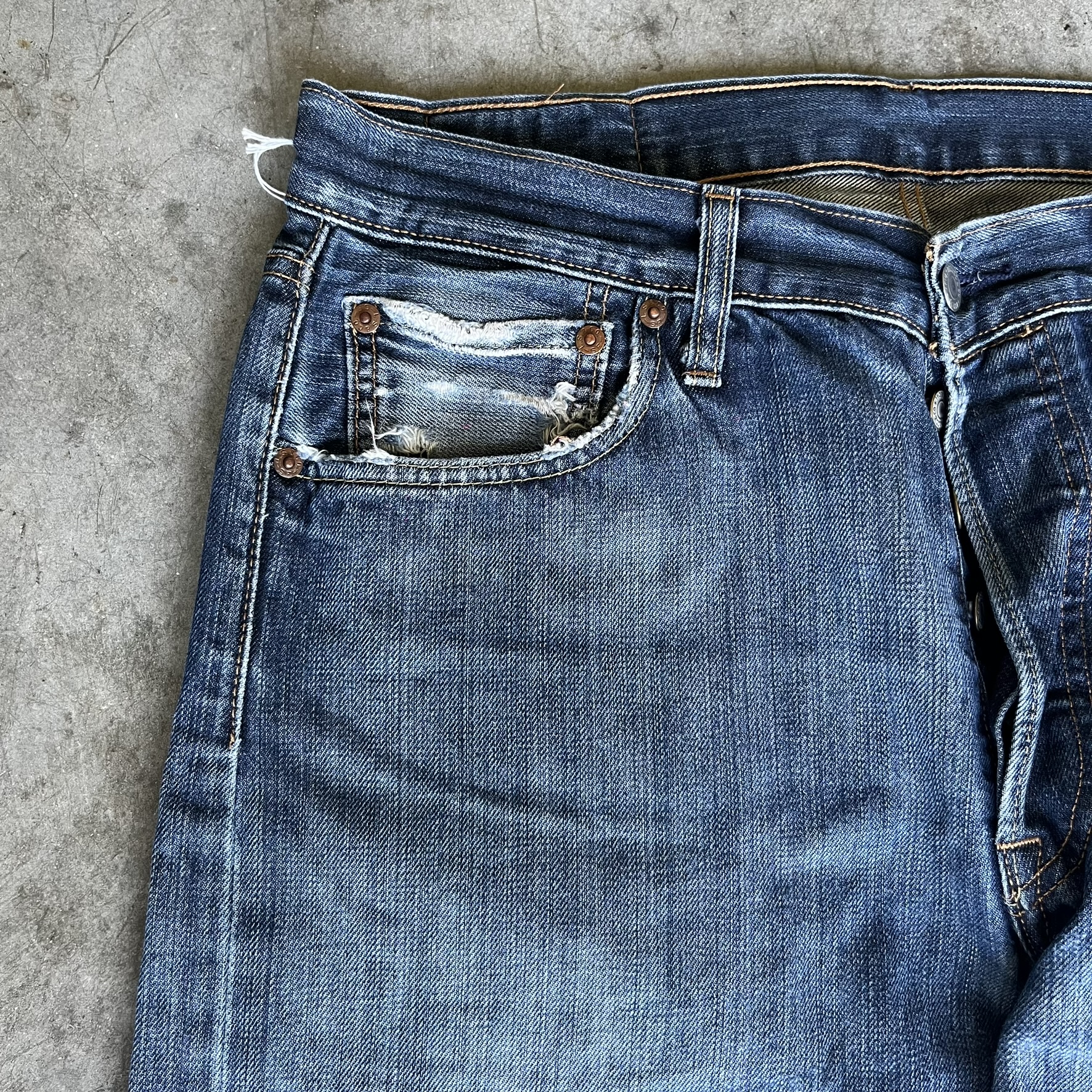 Levi's Jeans (W33)