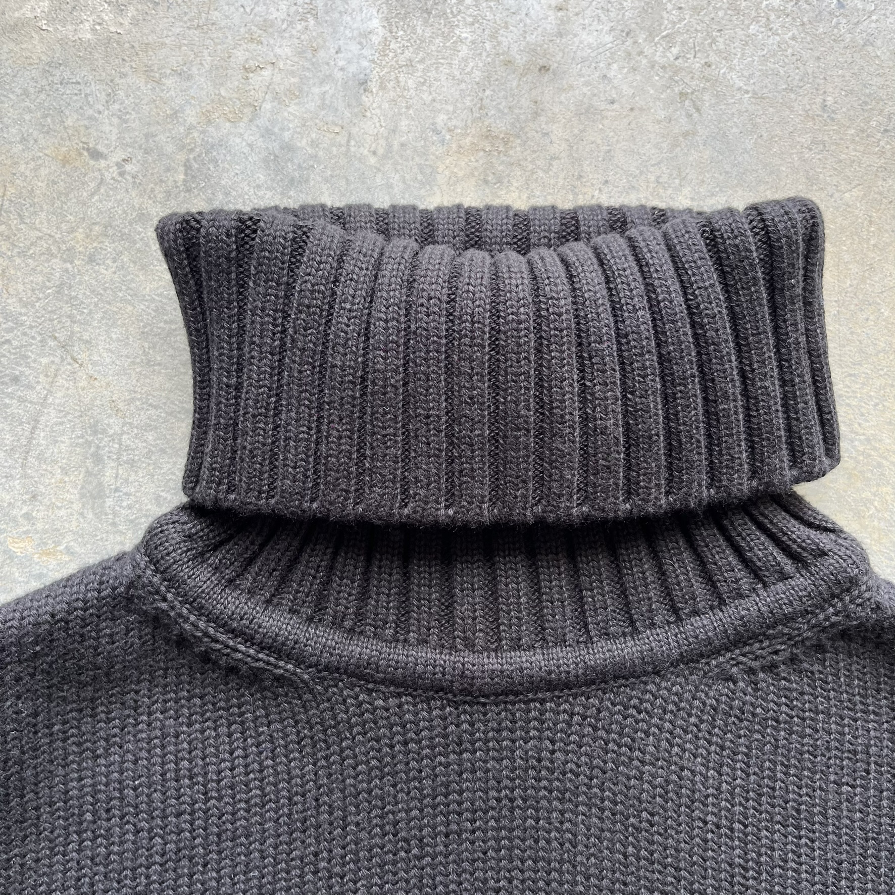 VIntage Sweater (M)