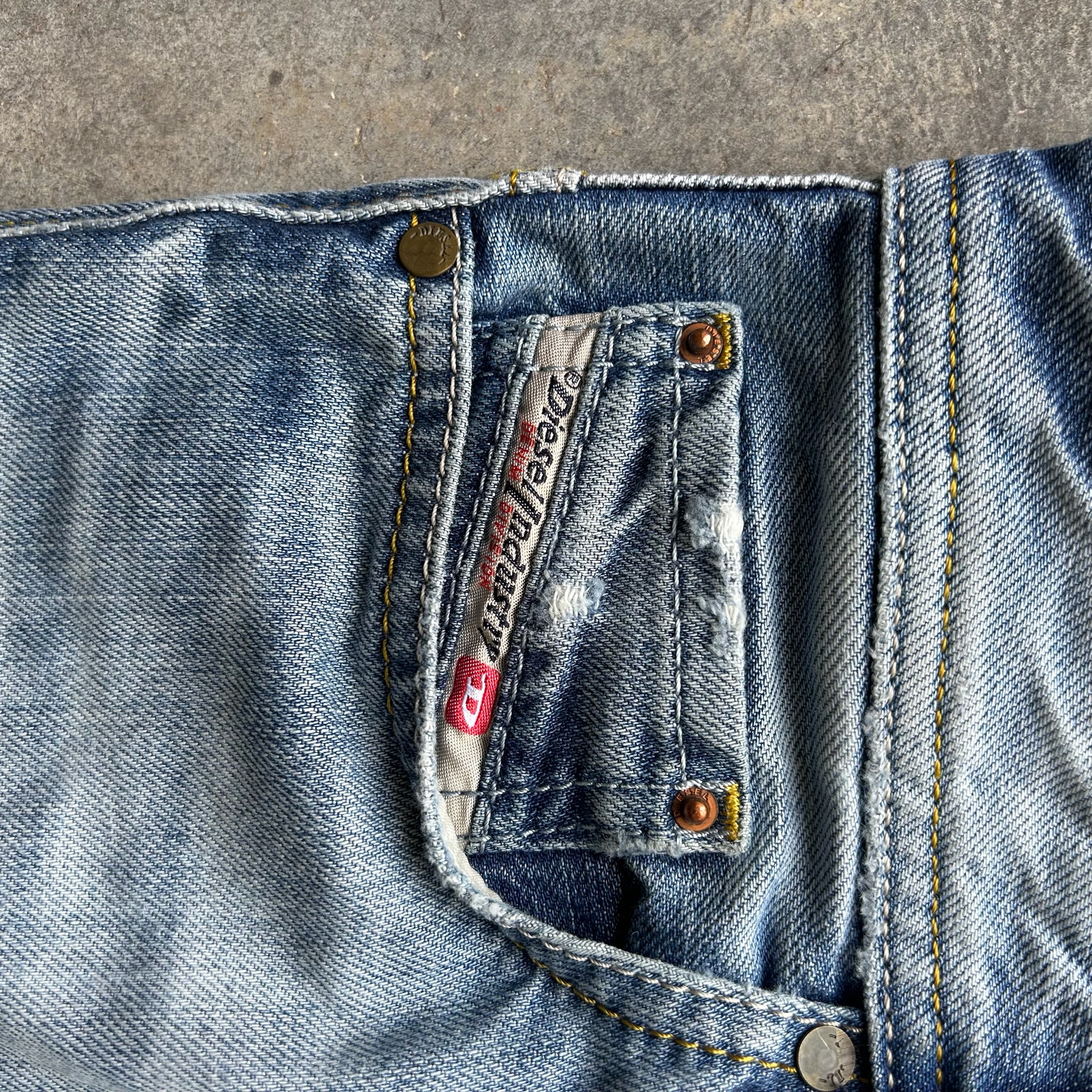 Diesel Jeans (W28)