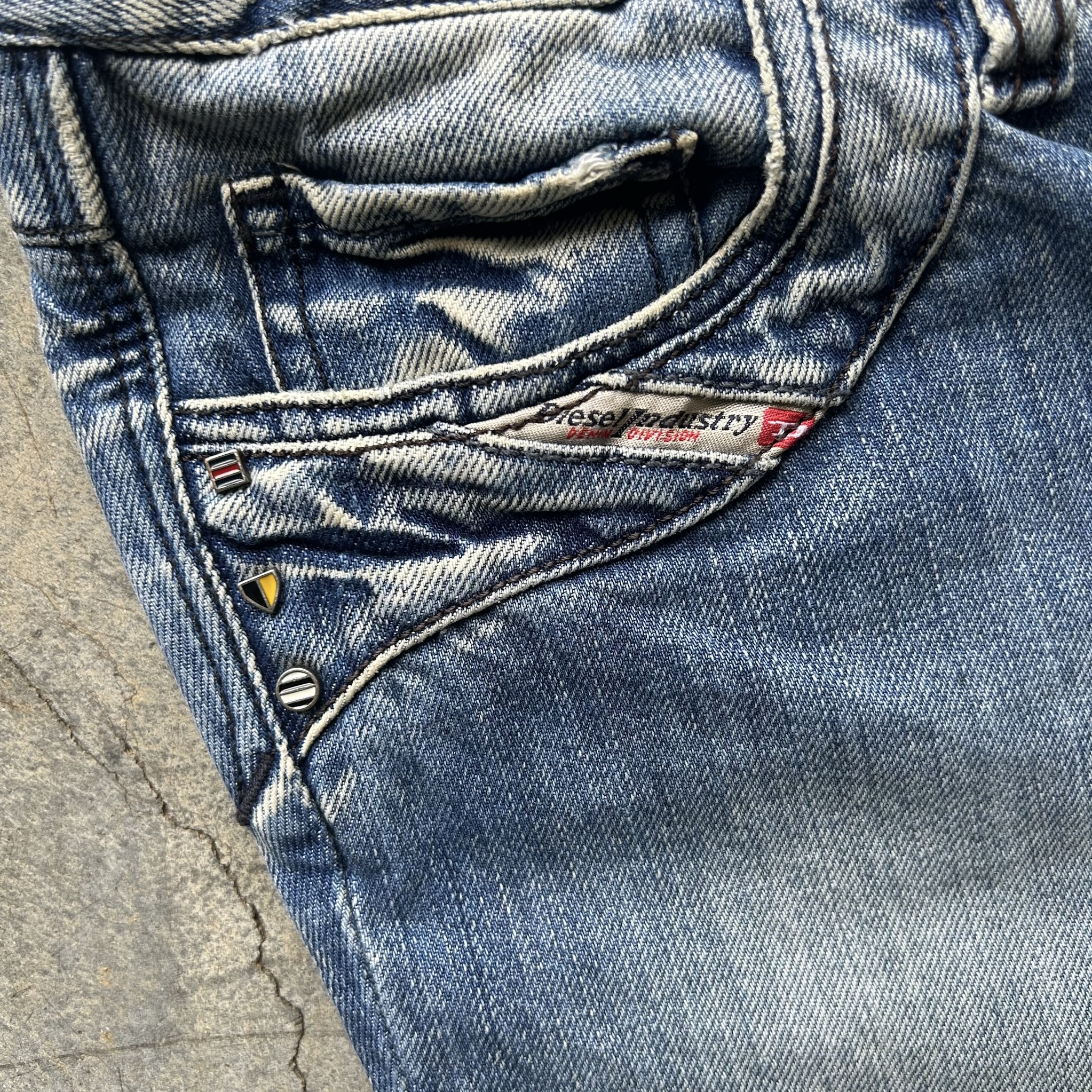 Diesel Jeans (W27)