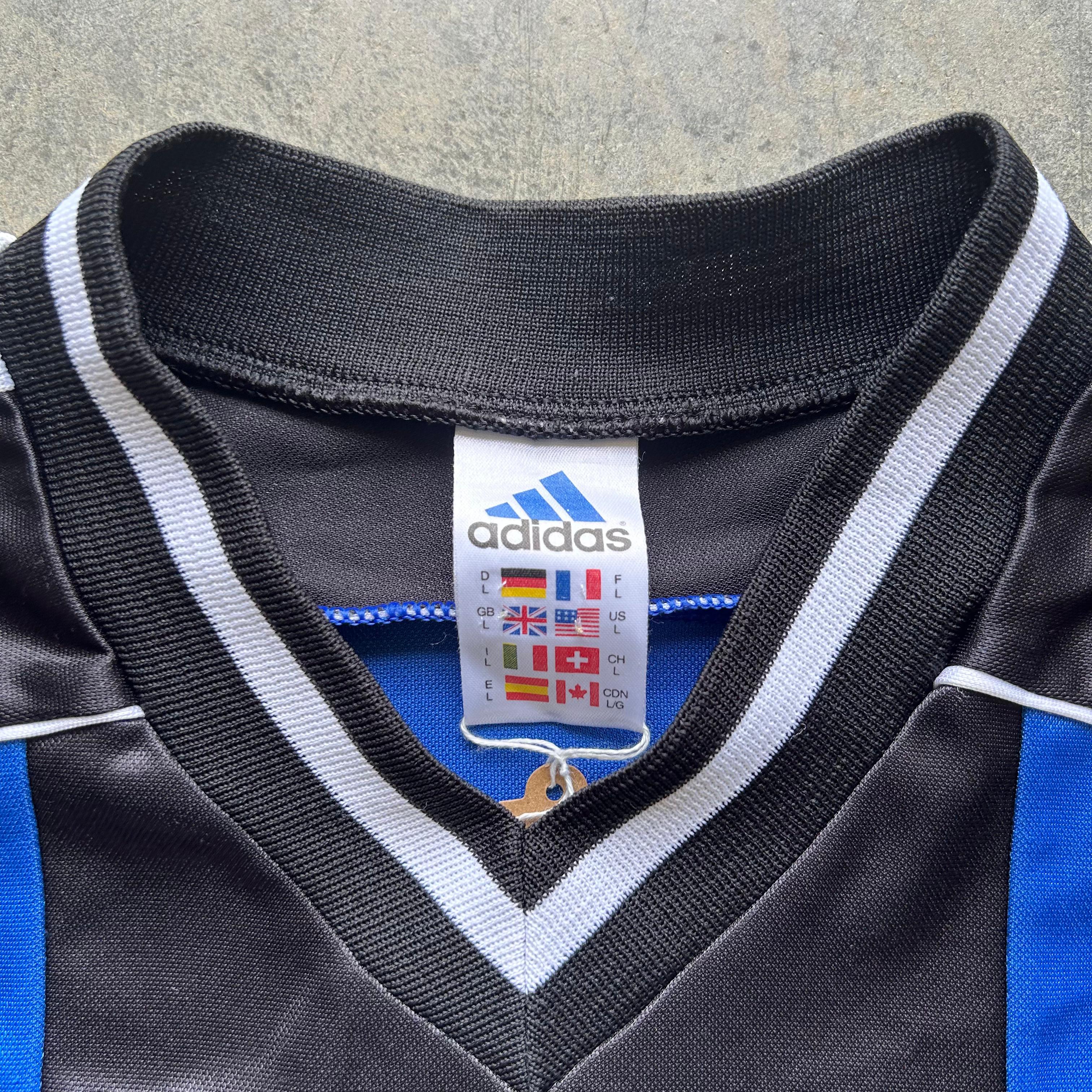 Adidas Tee (L)