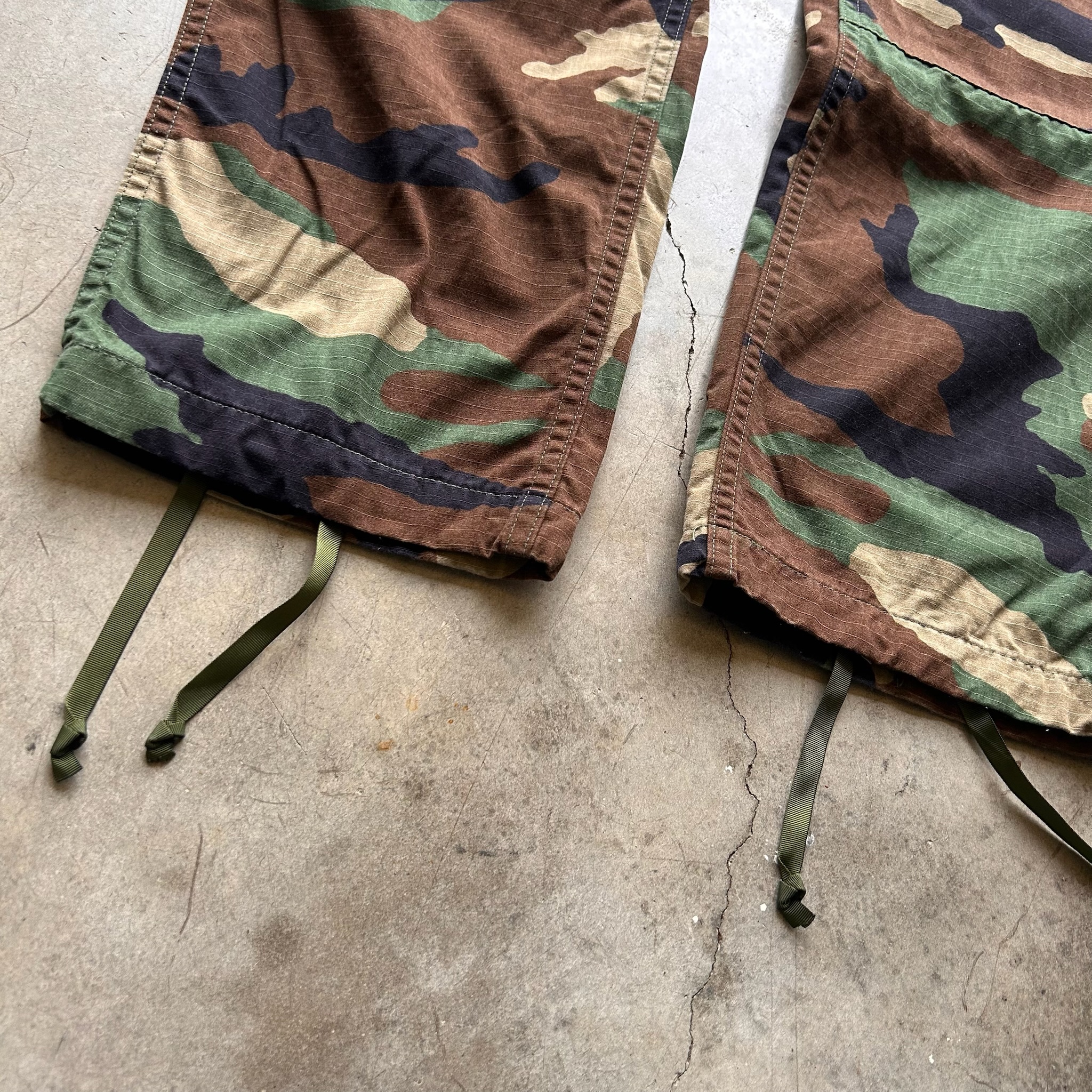 Vintage Military Cargo Pants (W30 - Adjustable waist)