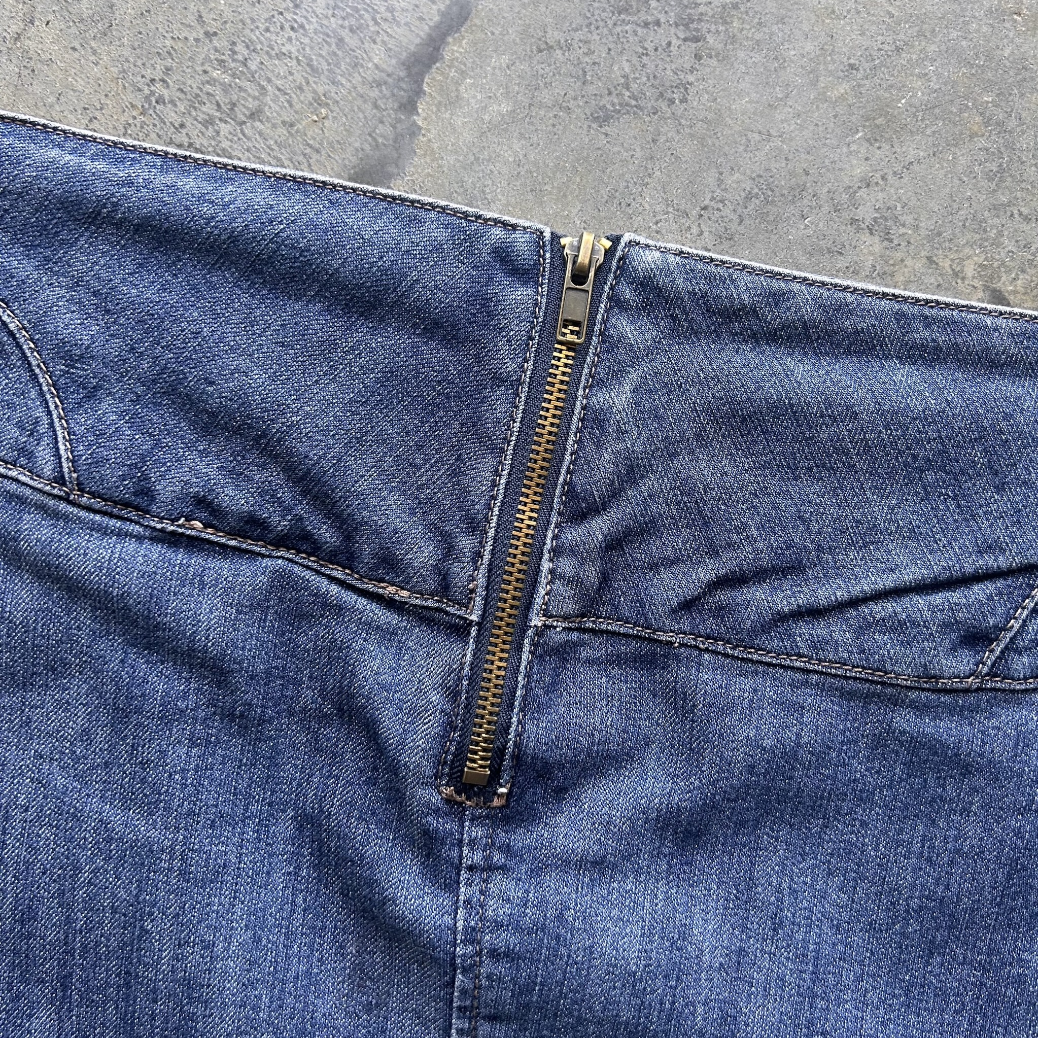 Vintage Skirt (W32)
