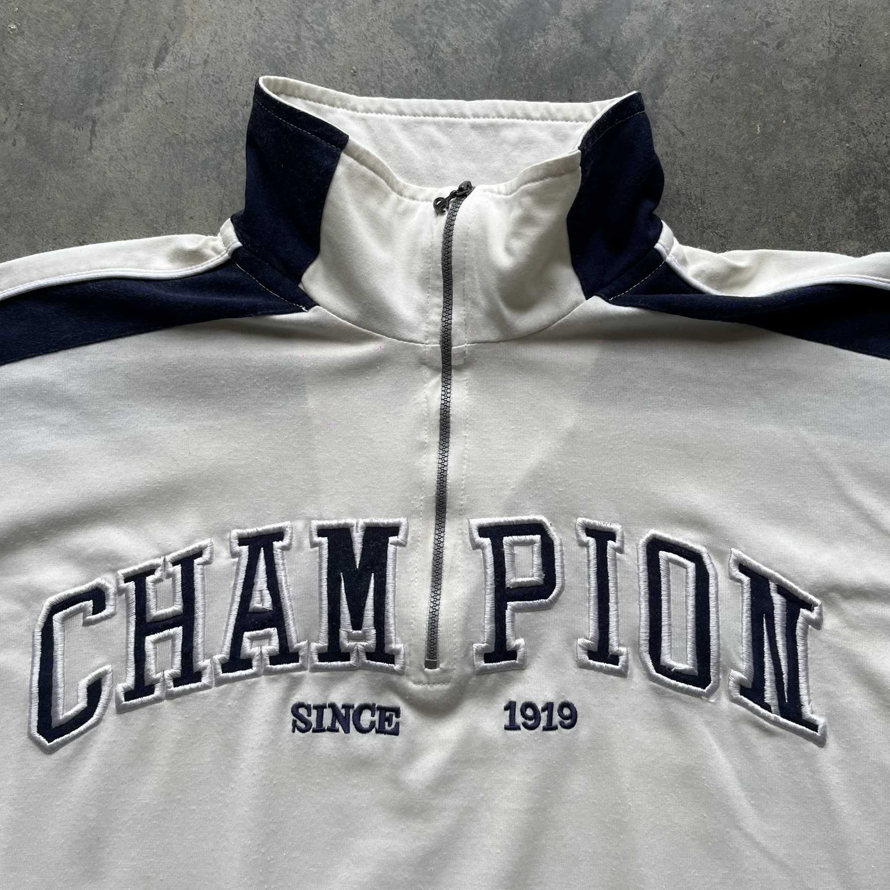 Champion Tee (L)