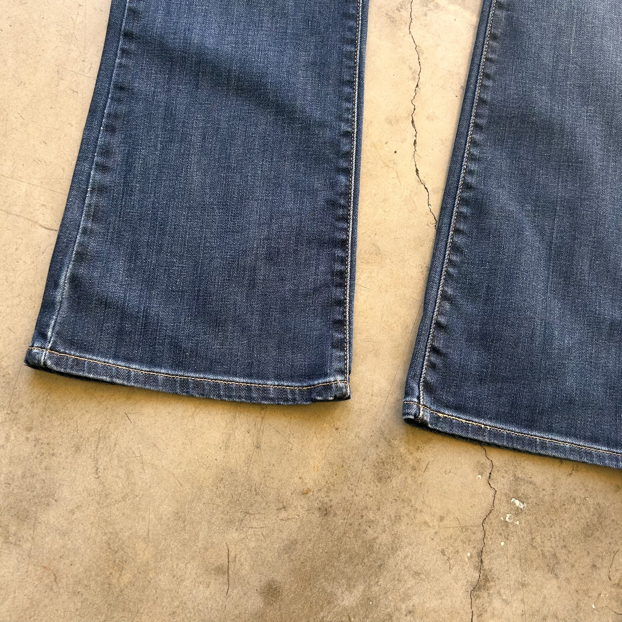 Levi's Bootcut (W28)