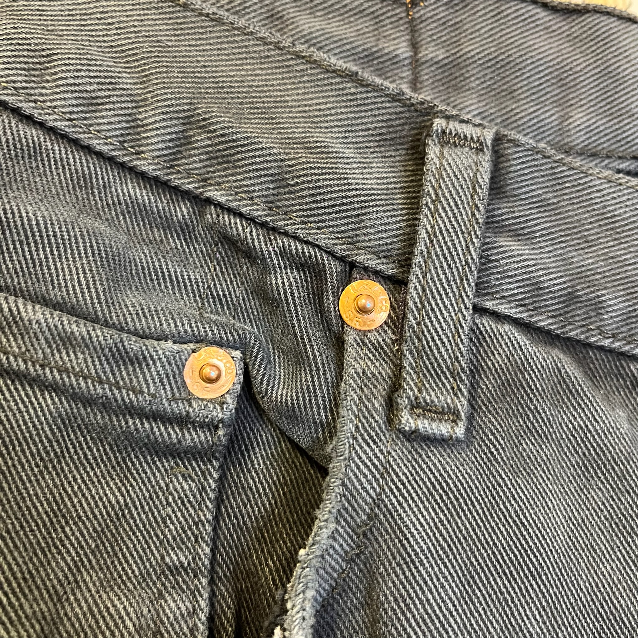 Vintage 90's Levi's made in USA Black Twill (W33)