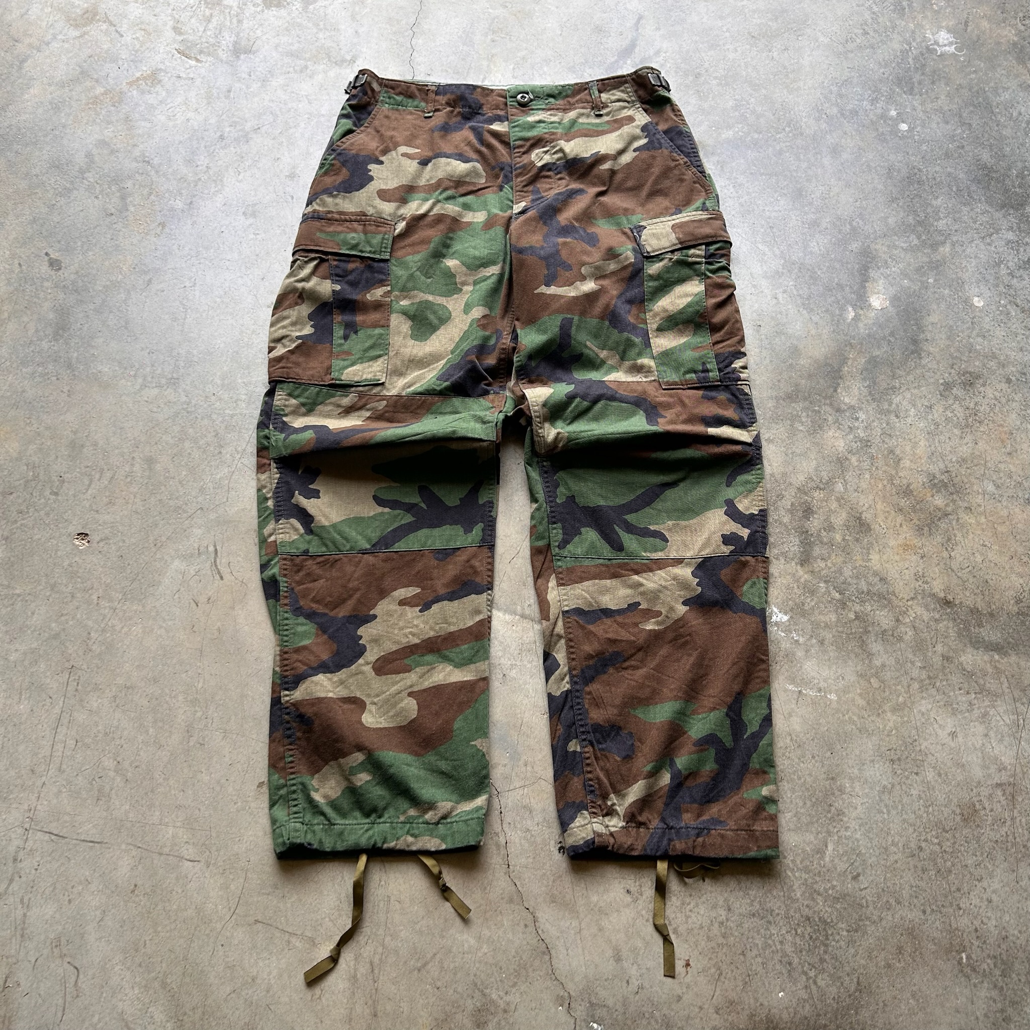 Vintage Cargo Military Pants (W32 - Adjustable waist)