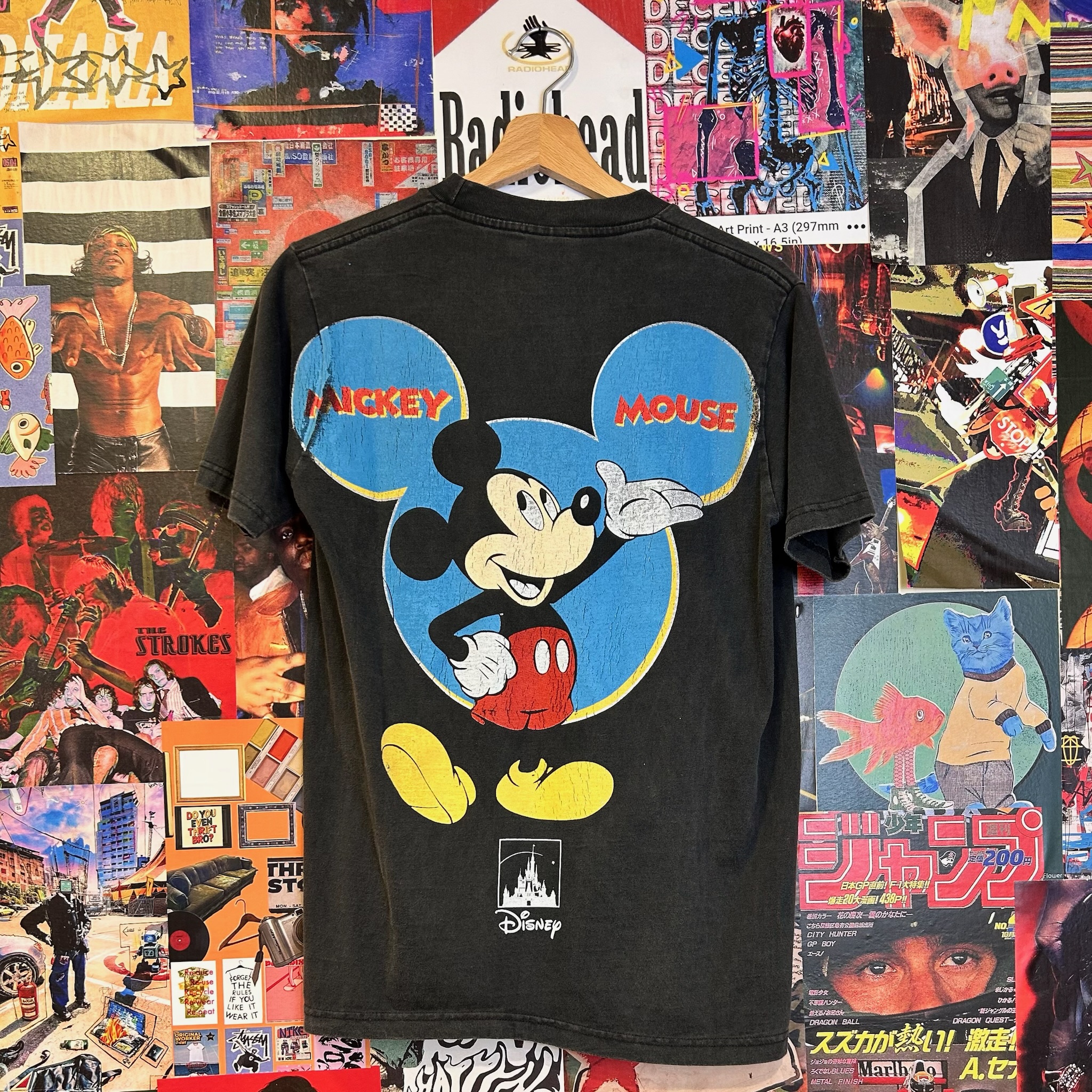 Vintage Mickey Mouse Graphic Tee (M)