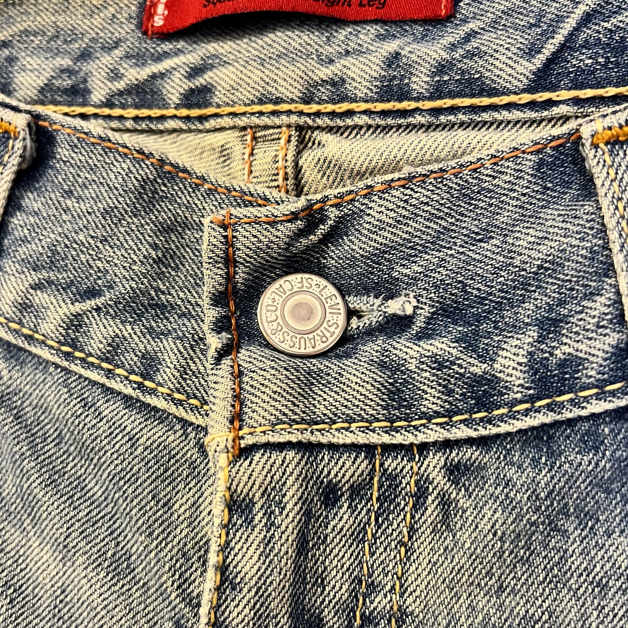 Vintage Levi's Y2K Bootcut "Eve" (W30)