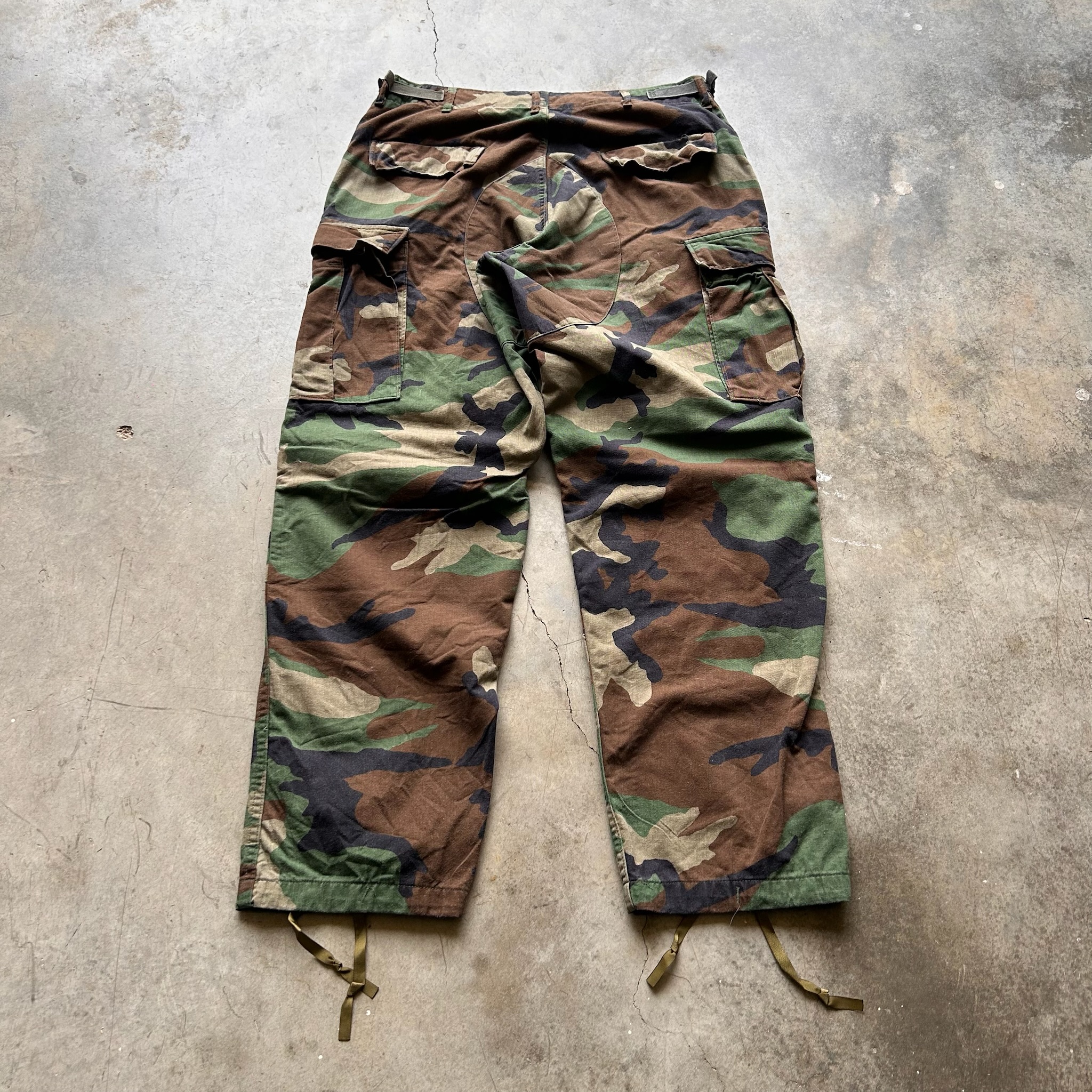 Vintage Cargo Military Pants (W32 - Adjustable waist)