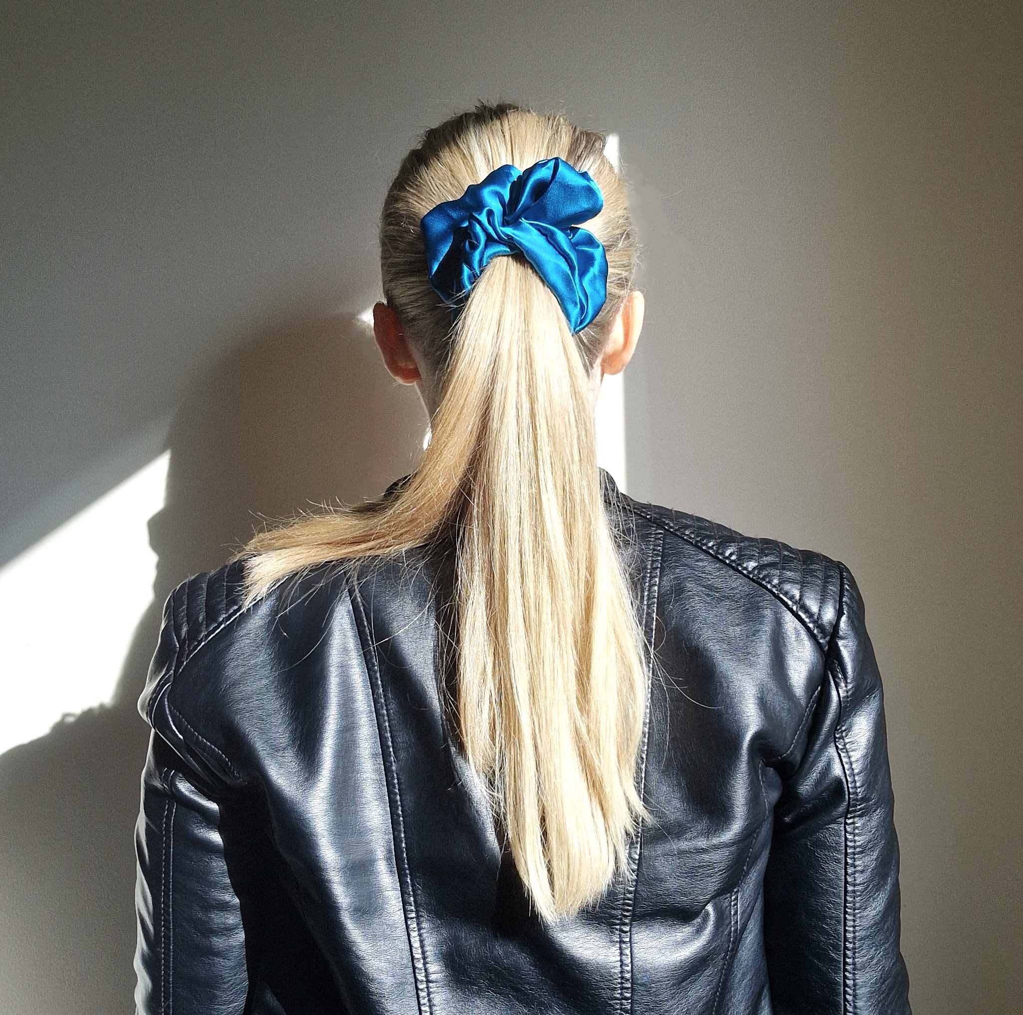 Elektrinė mėlyna gumytė