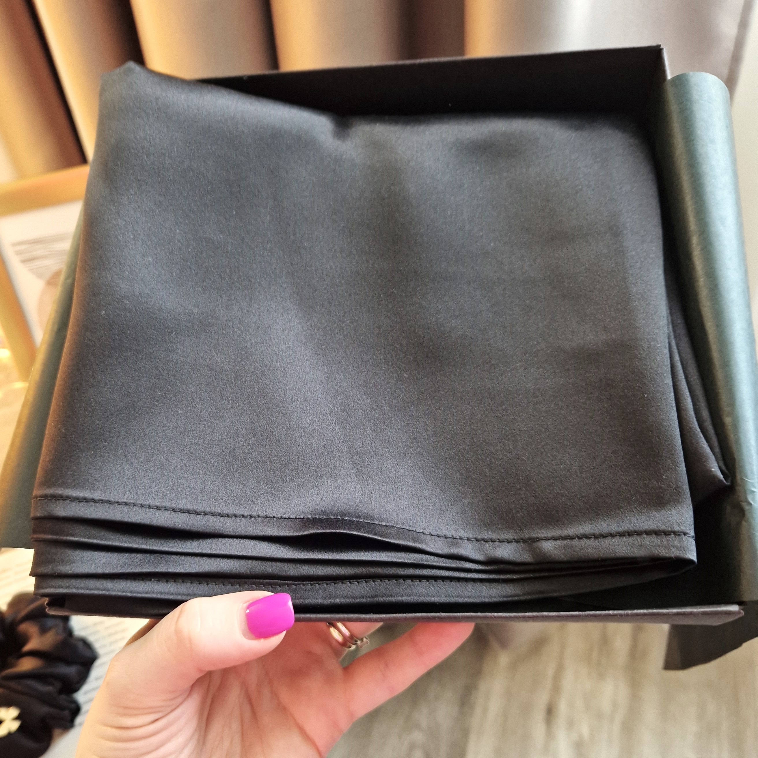 Juodas pagalvės užvalkalas