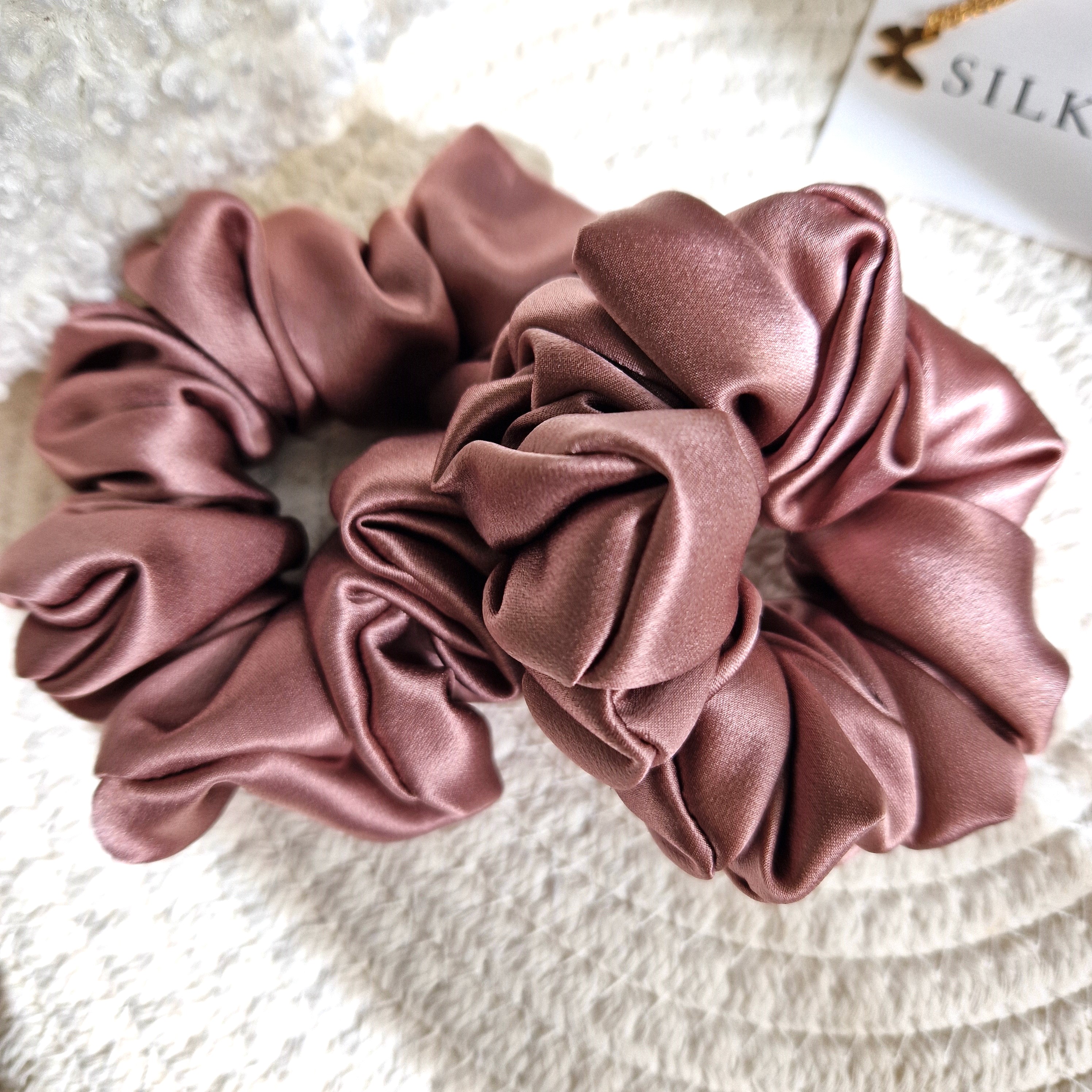 Pelenų rožinė plaukų gumytė