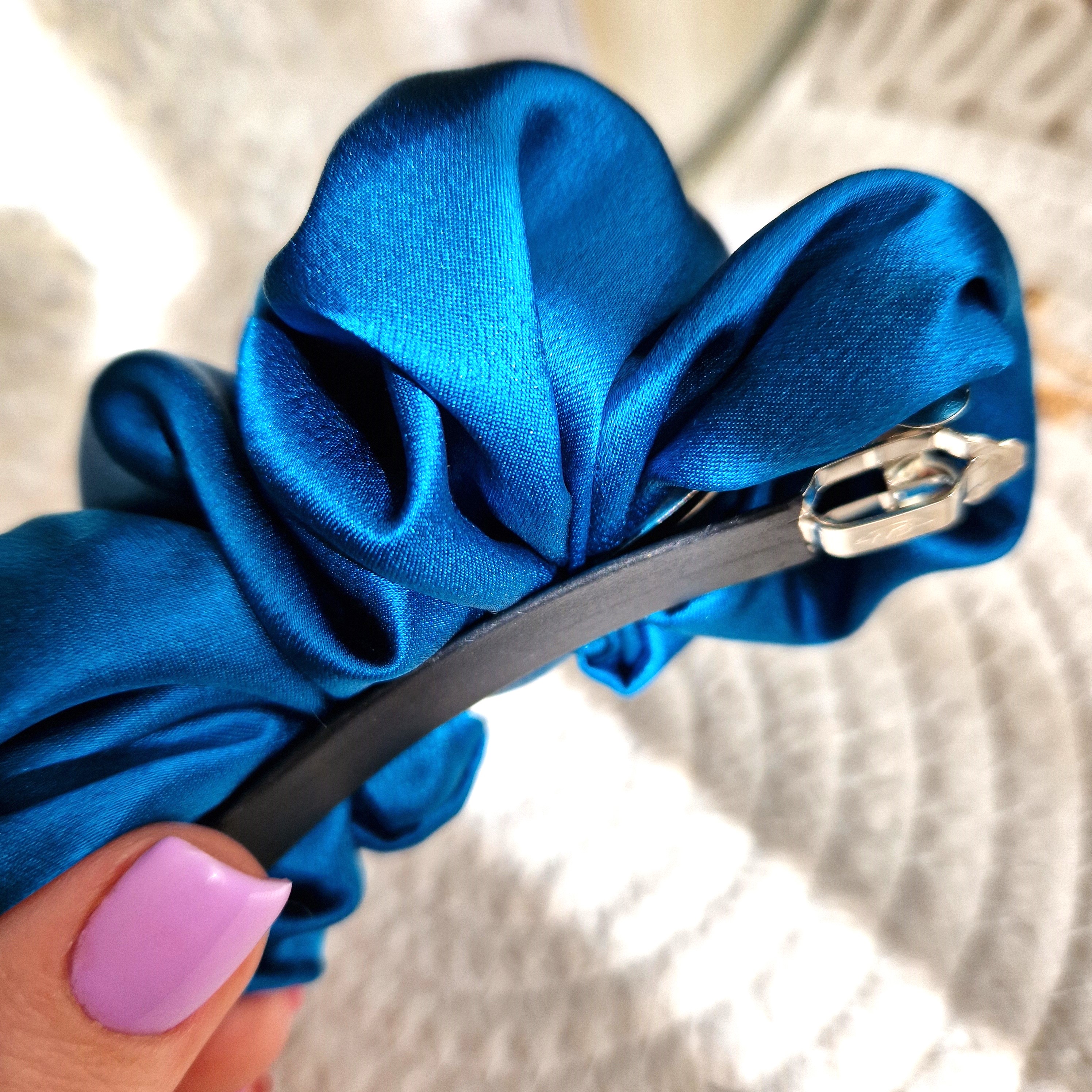 Mėlynas elektrinis segtukas