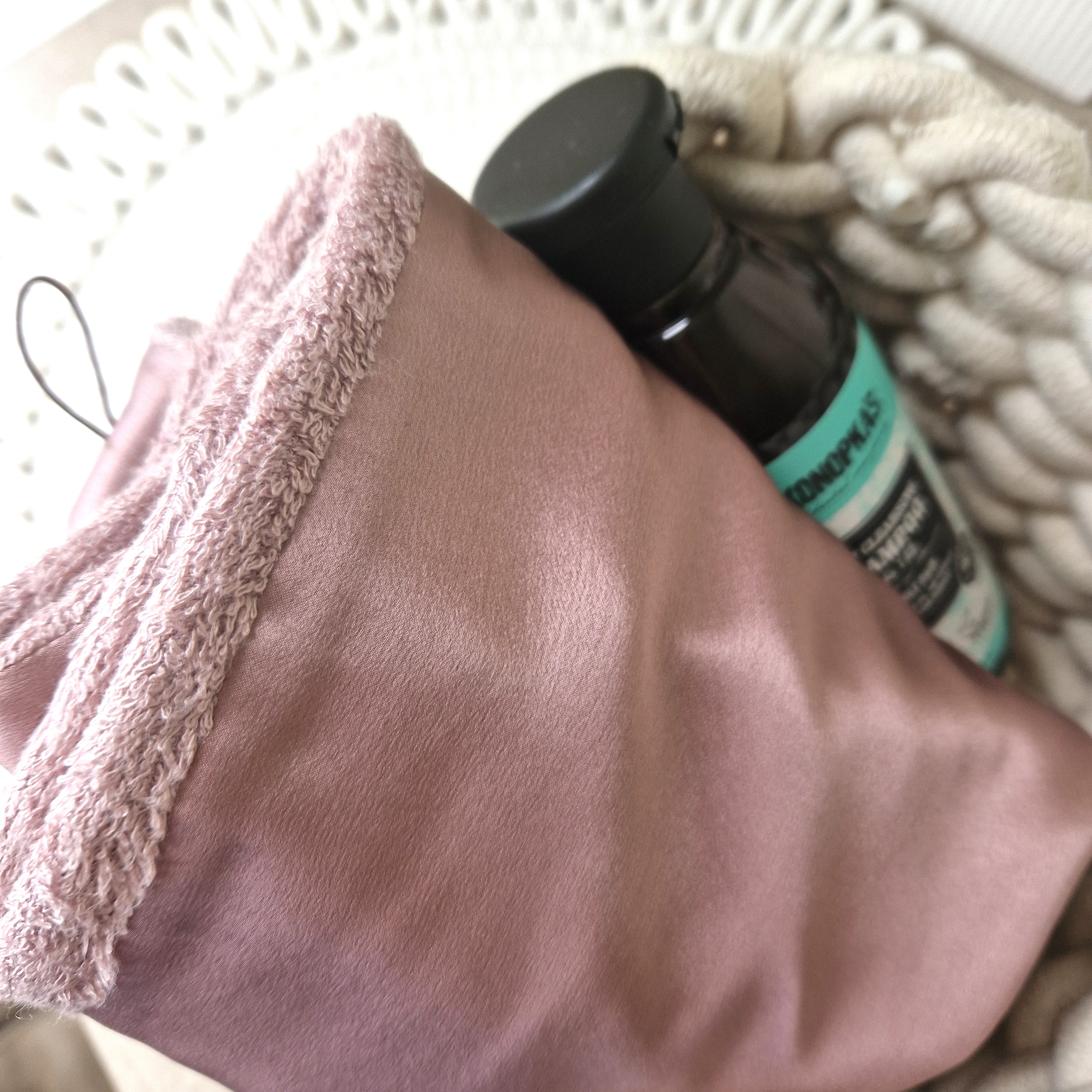 Pelenų rožinis dvipusis plaukų rankšluostis