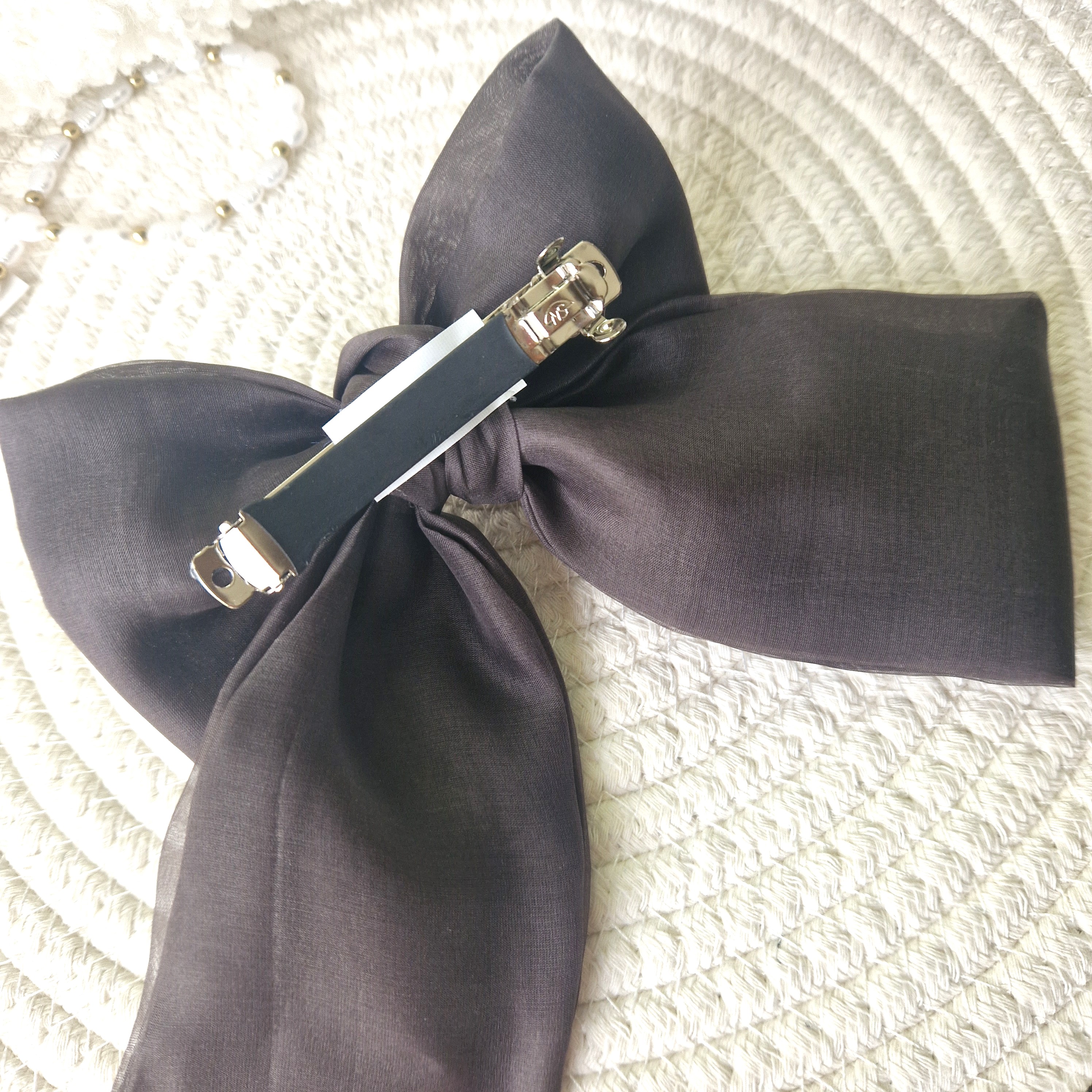 Tamsiai pilkas organzos šilko plaukų kaspinas