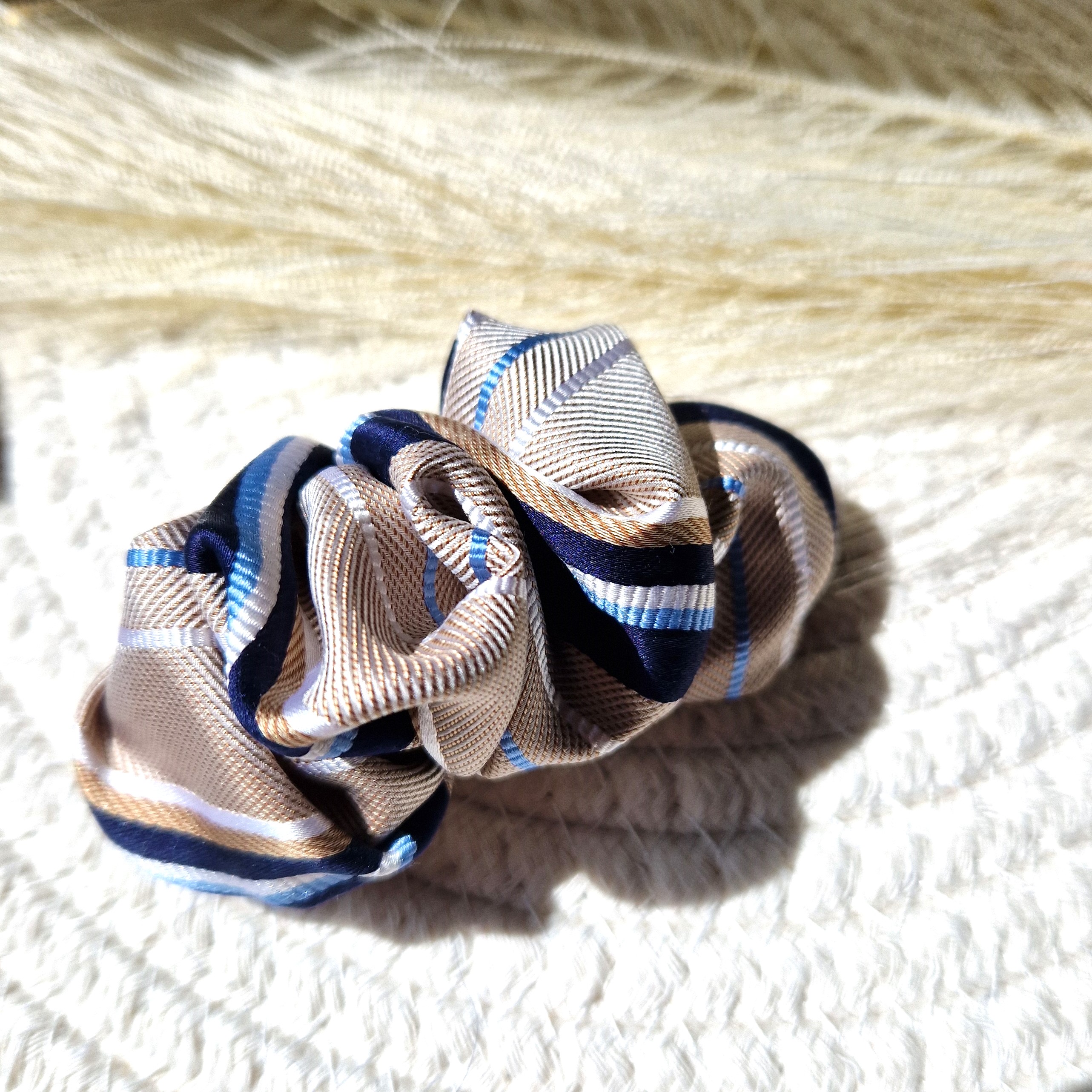 Vintažinis dryžuotas natūralaus šilko plaukų segtukas