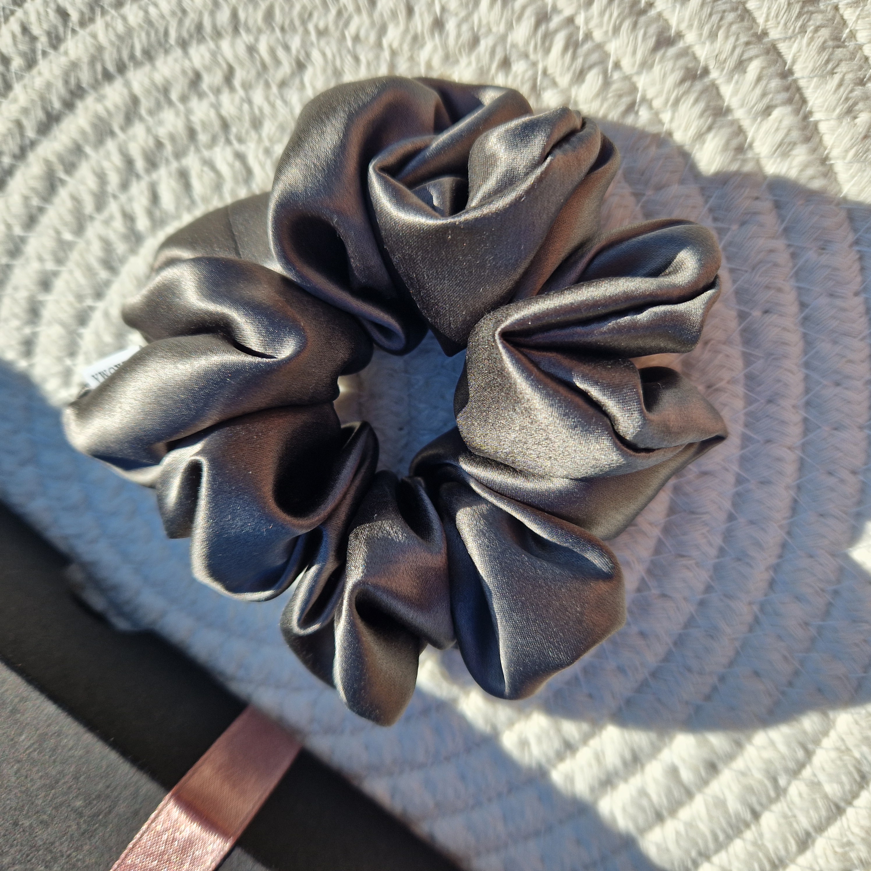 Grafito pilka gumytė