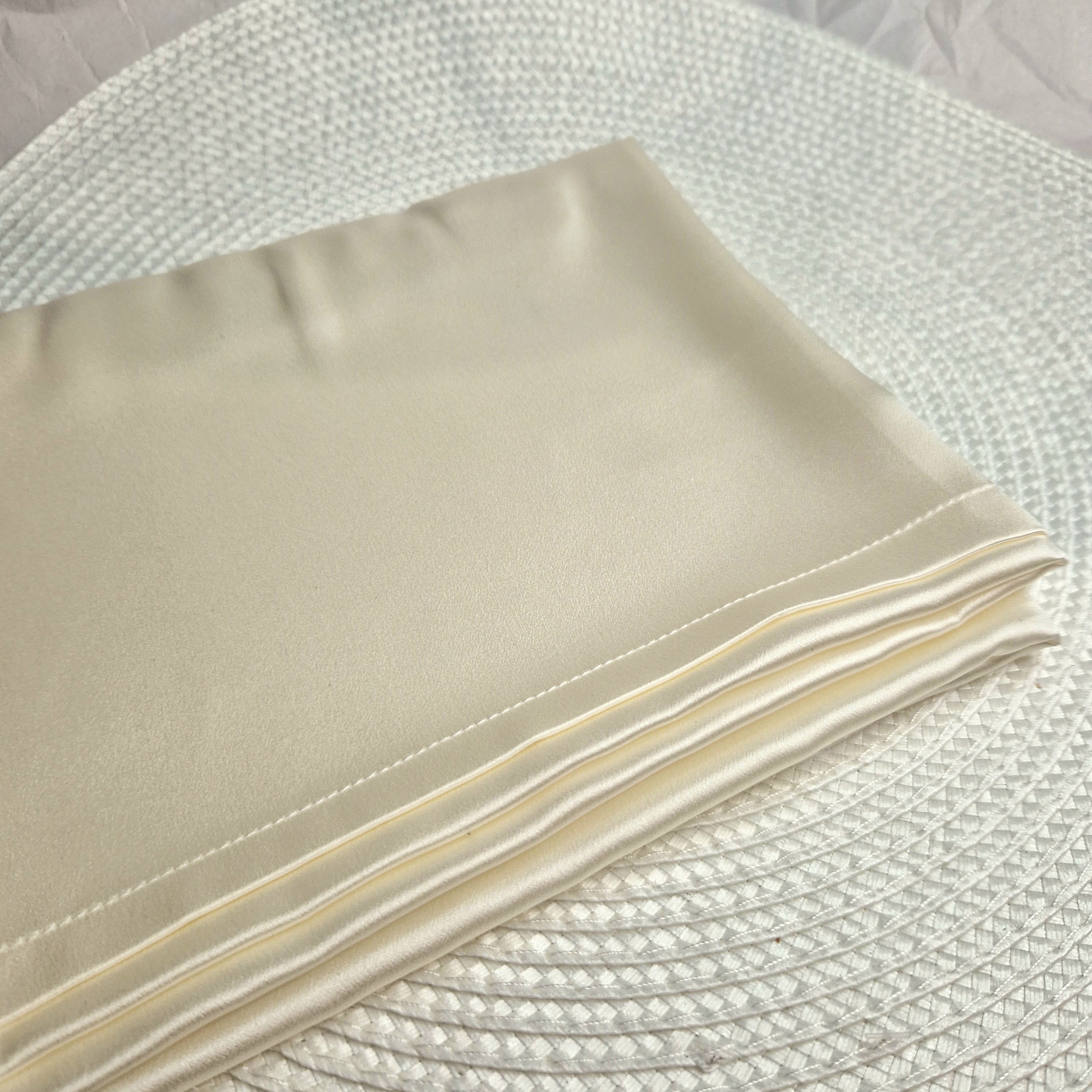 Pieno baltas pagalvės užvalkalas