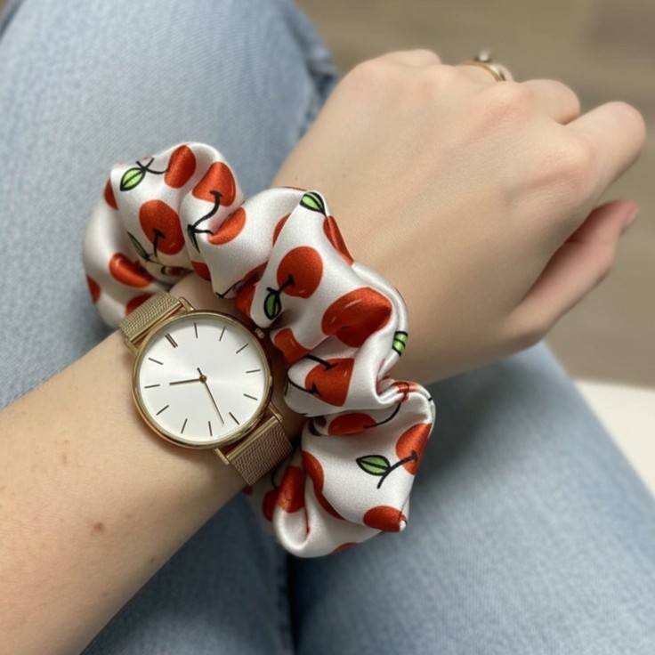 Balta su vyšniomis gumytė