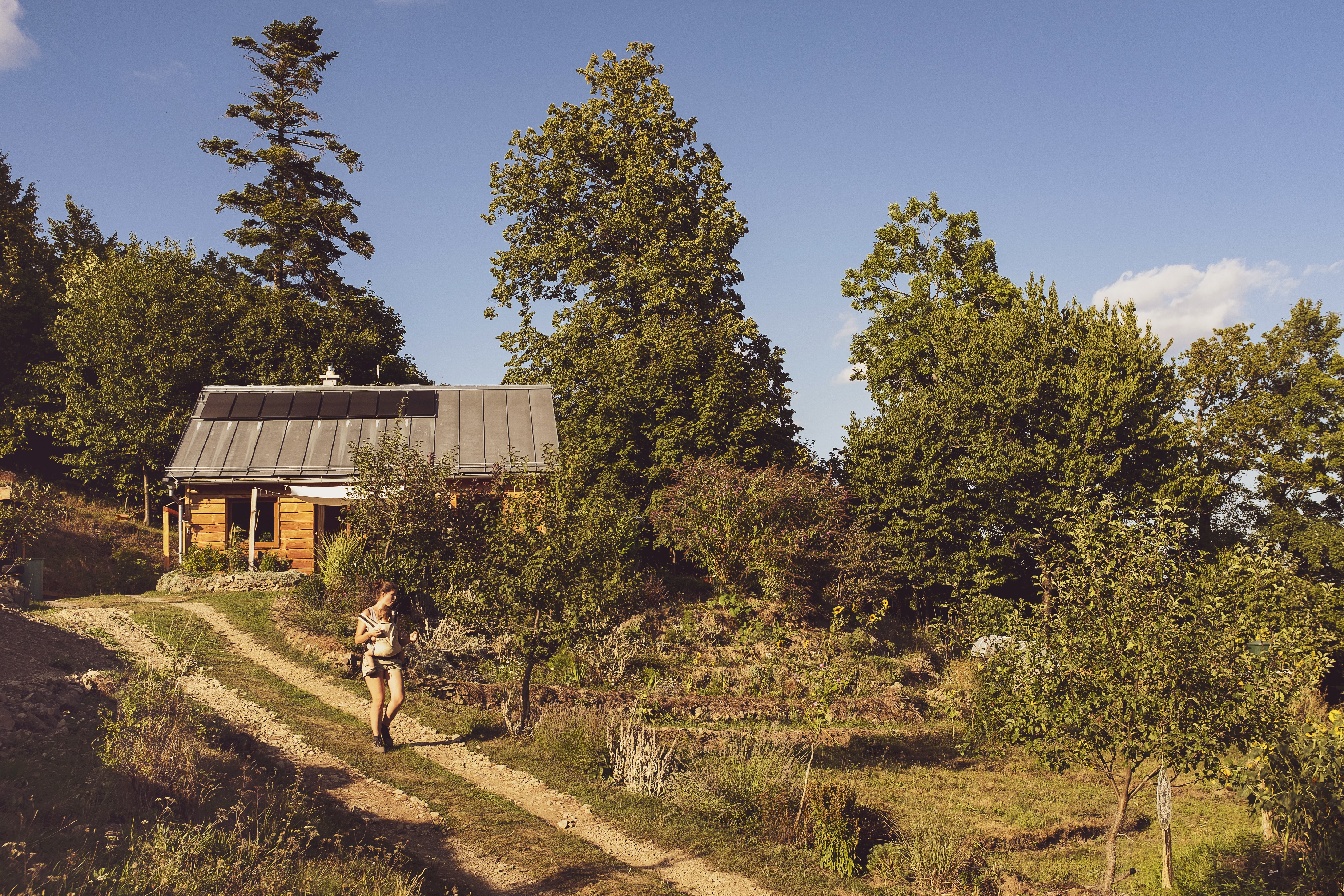 OFF-GRID HOUSE & GARDEN TOUR