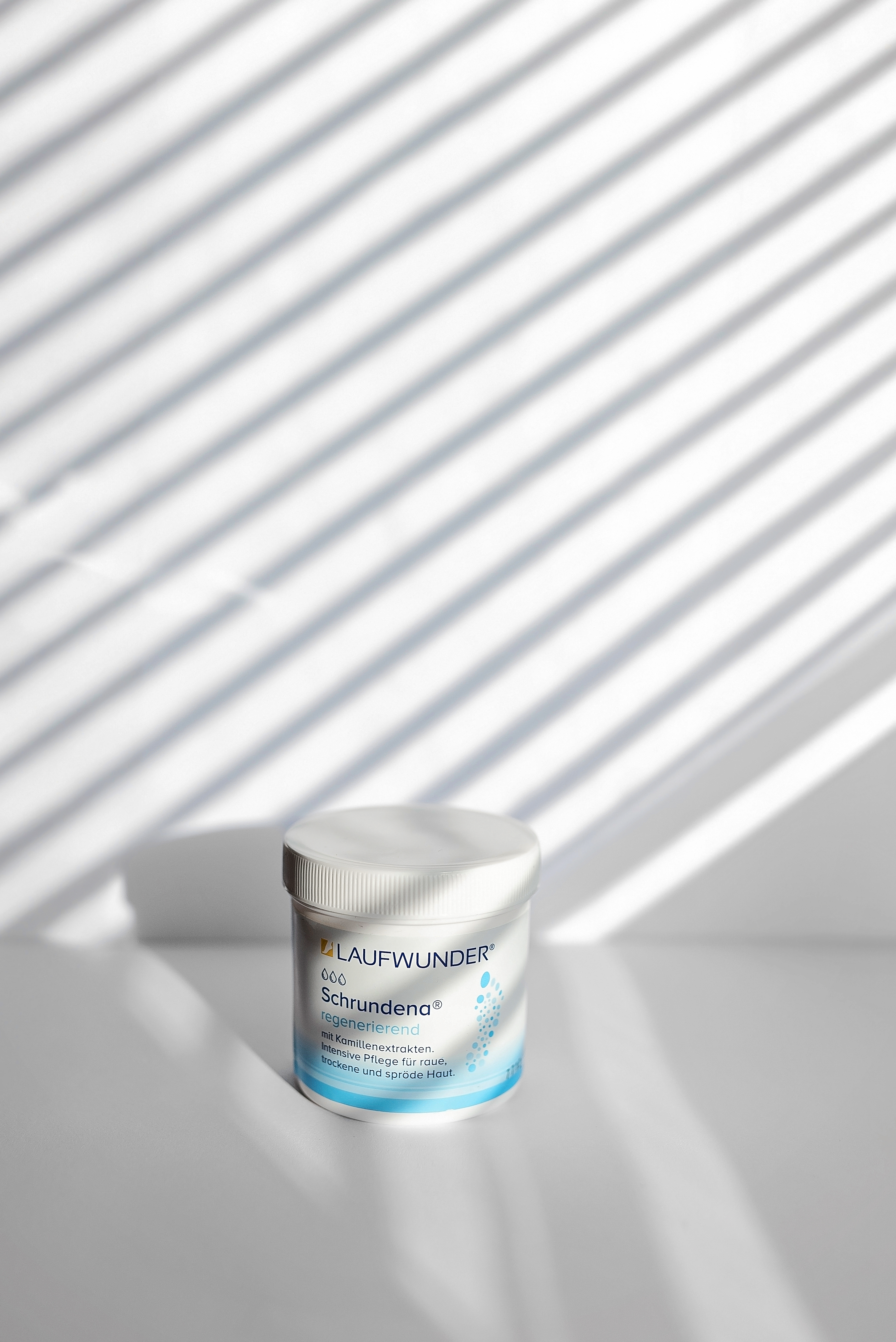 LAUFWUNDER SCHRUNDENA, kremas suskilinėjusiai pėdų odai, 75 ml