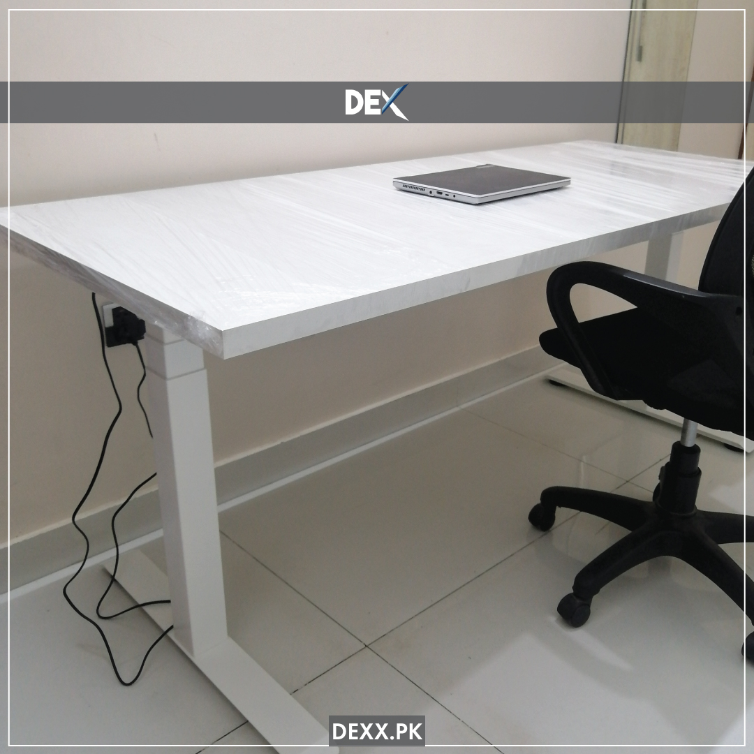 LIFT X3 | Smart standing desk with white table top 