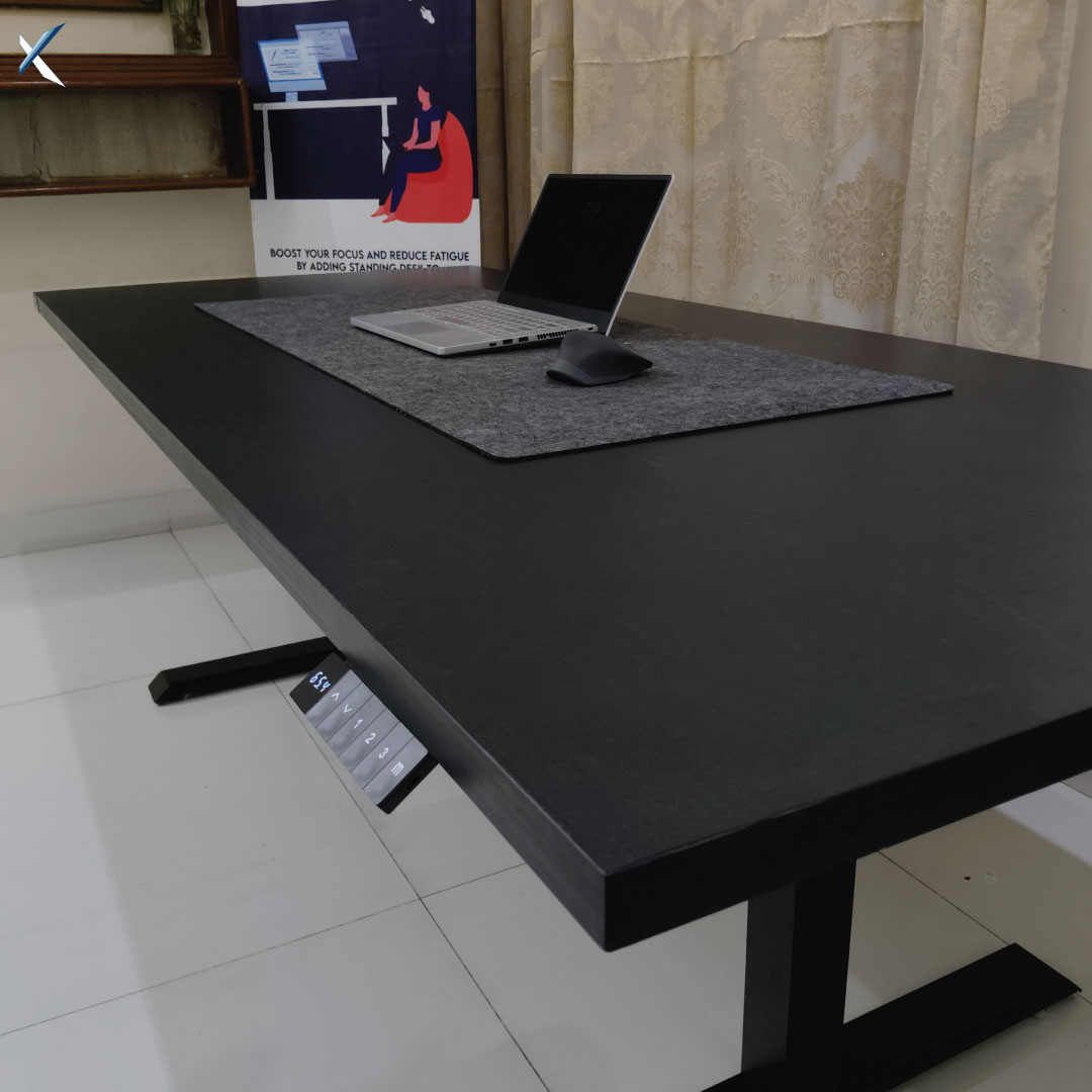 LIFT X3 | Smart standing desk with black table top 