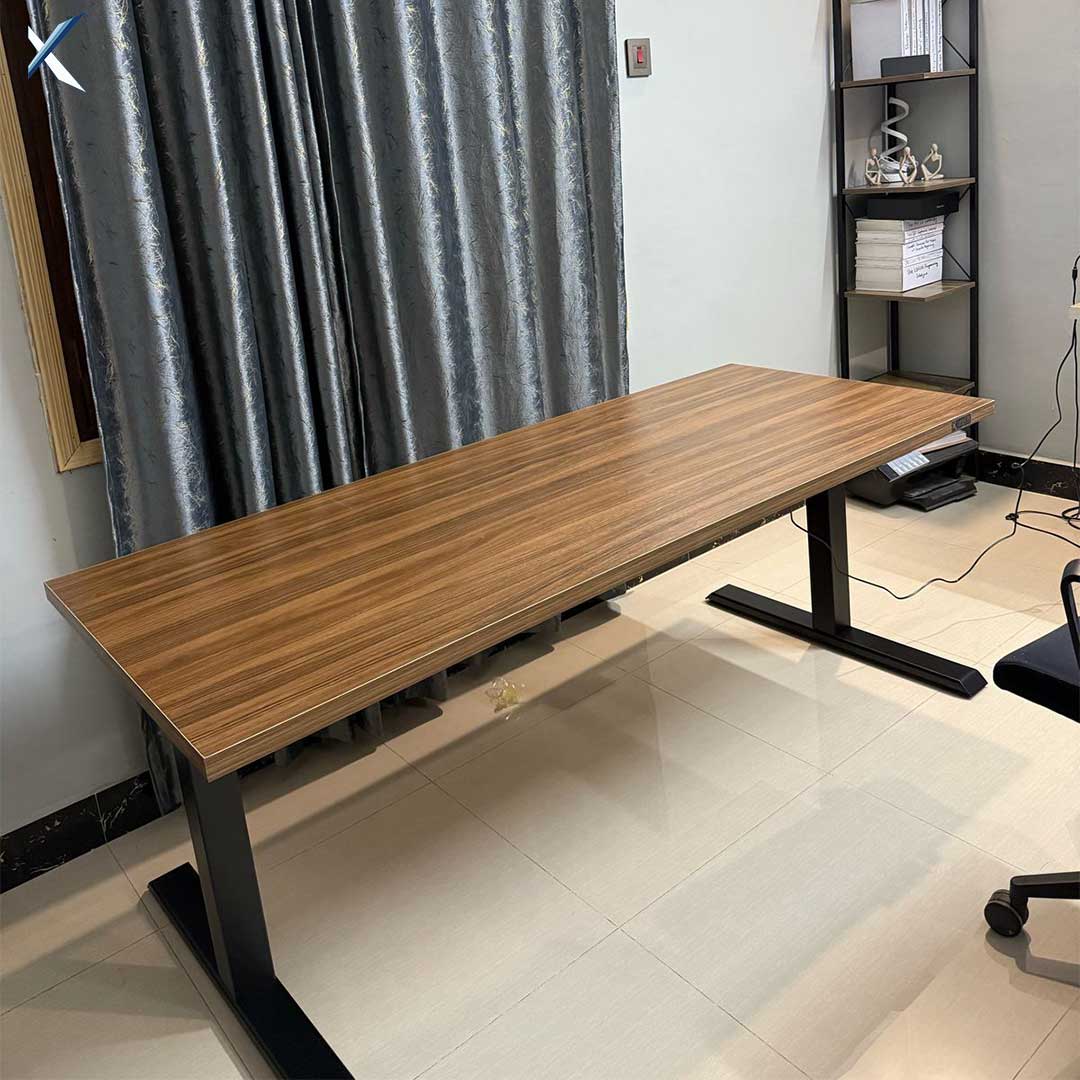 LIFT X3 | the best Smart height adjustable sit stand desk black Frame and brown wooden texture top